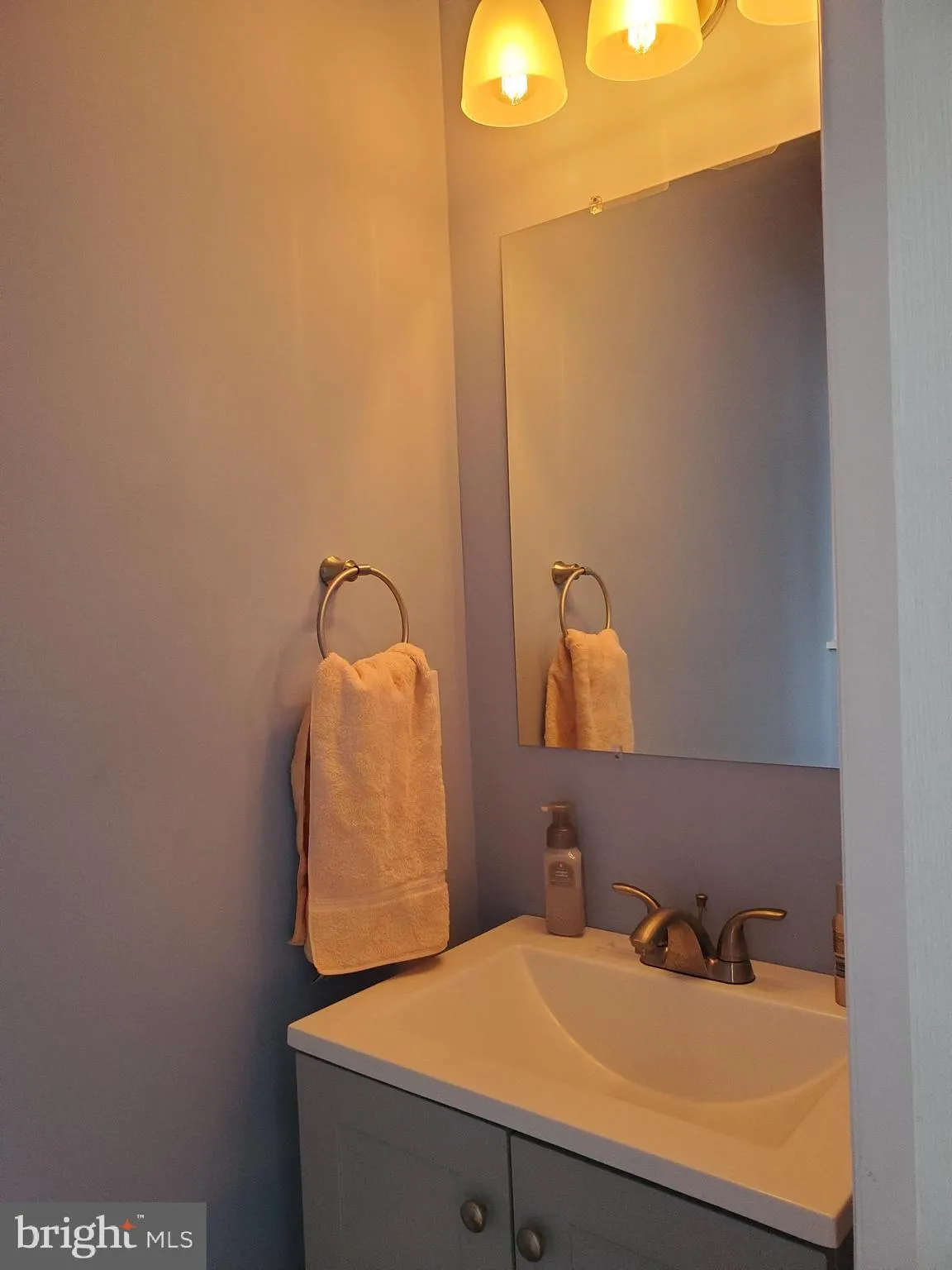 Washington, District Of Columbia 20002, United States, 2 Bedrooms Bedrooms, ,3 BathroomsBathrooms,Residential,Contingent,100642