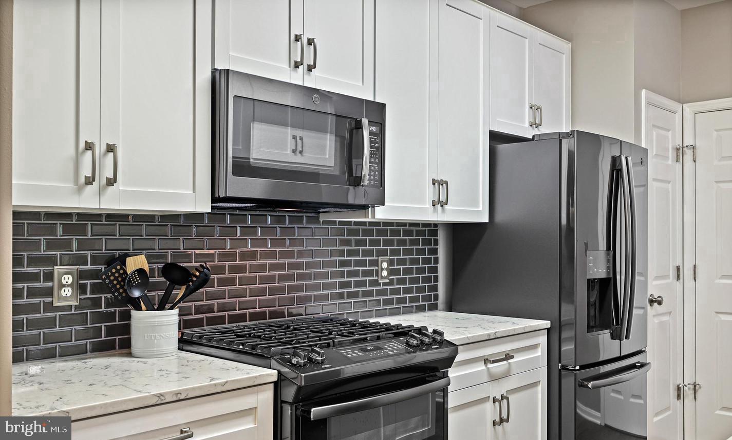 RIVERBEND AT CASCADES - Residential Lease