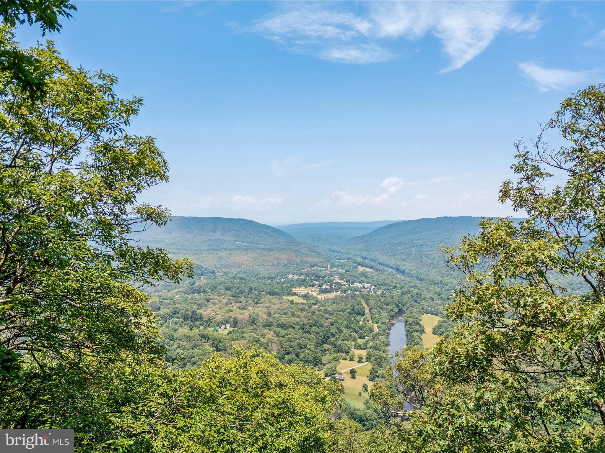 QUAINT HILLS MOUNTAIN SECTION - Residential