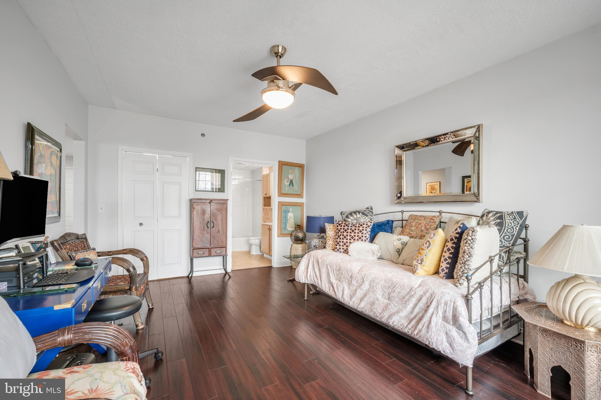 CENTENNIAL STATION - Residential