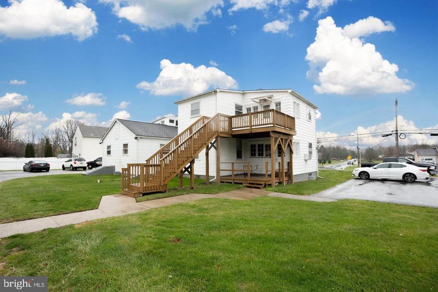 2nd Floor House Apartment - 2 Bedrooms, 1 Bath, Bonus Room with Private Deck, Attic Storage and 2 private entrances. Laundry room with Washer and Dryer. Wall A/C unit. Off-Street Parking. Garage Storage available at additional fee of $200 per month. No Pets. Easy access to Ridge and Germantown Pike, Rt422. , Rt 29. Convenient to restaurants, shopping, schools and hospitals.