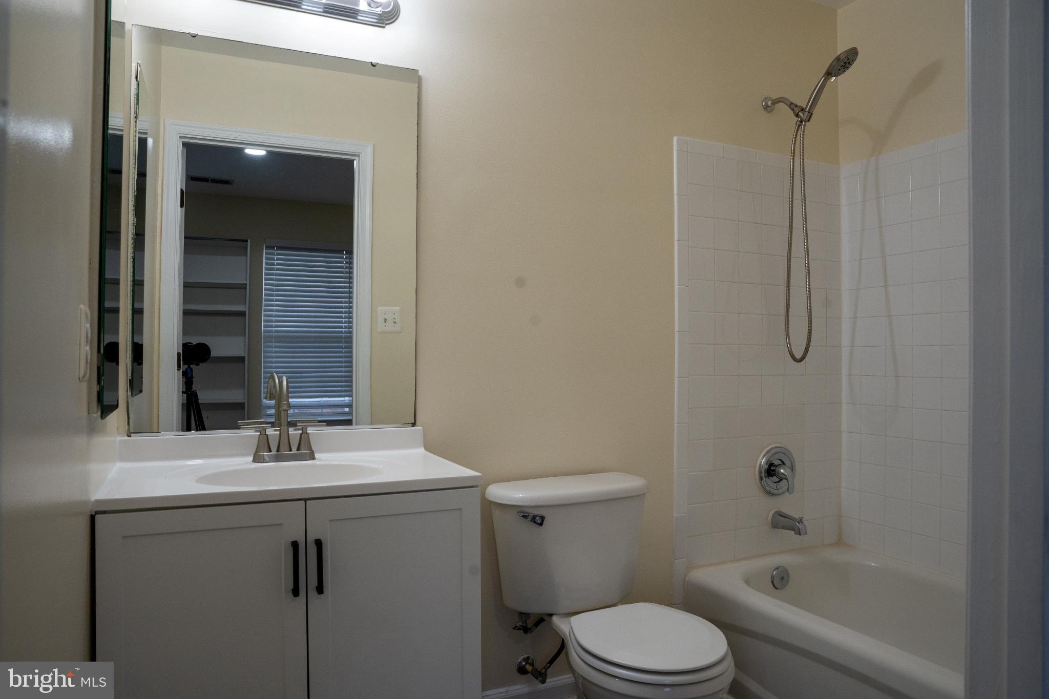 BRAEMAR - Residential Lease