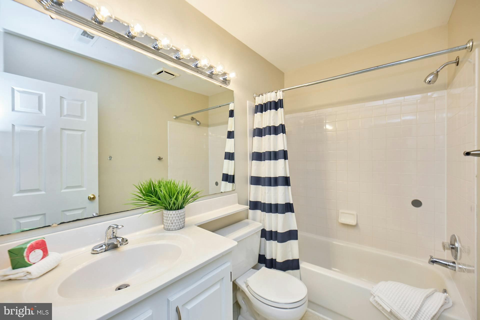 NORTH HART RUN - Residential