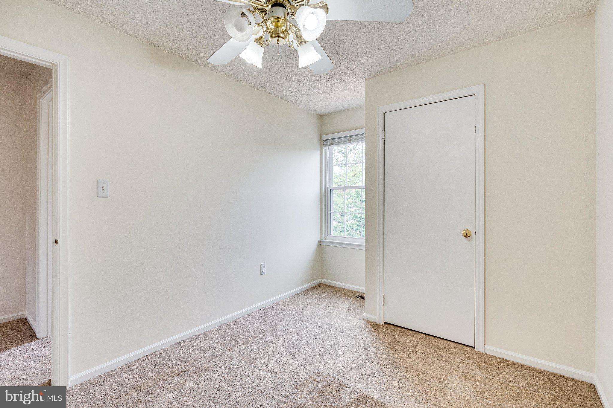 SINGLETONS GROVE - Residential Lease