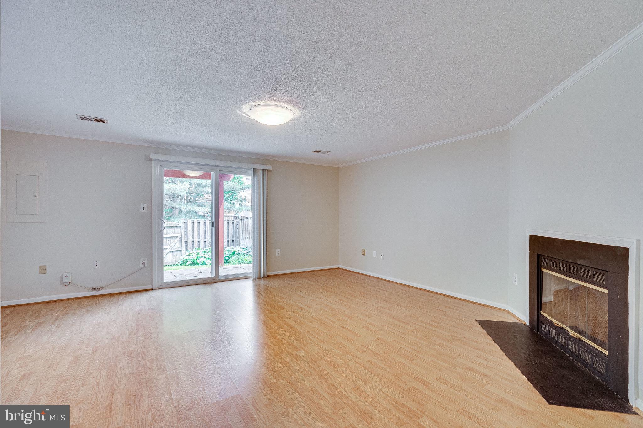 SINGLETONS GROVE - Residential Lease