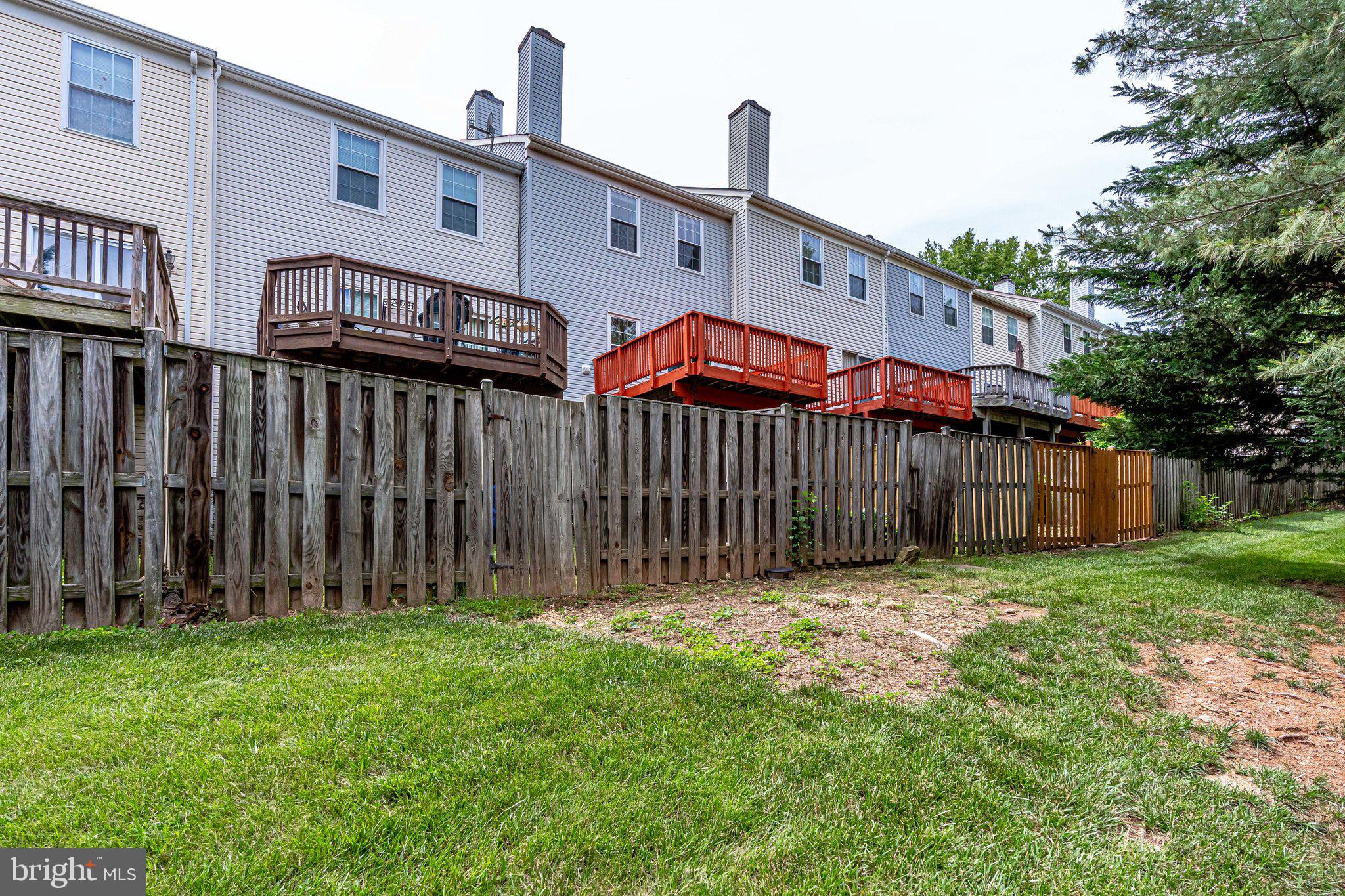 SINGLETONS GROVE - Residential Lease