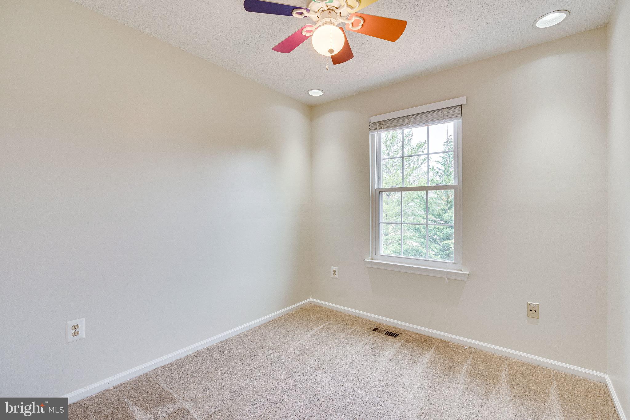 SINGLETONS GROVE - Residential Lease