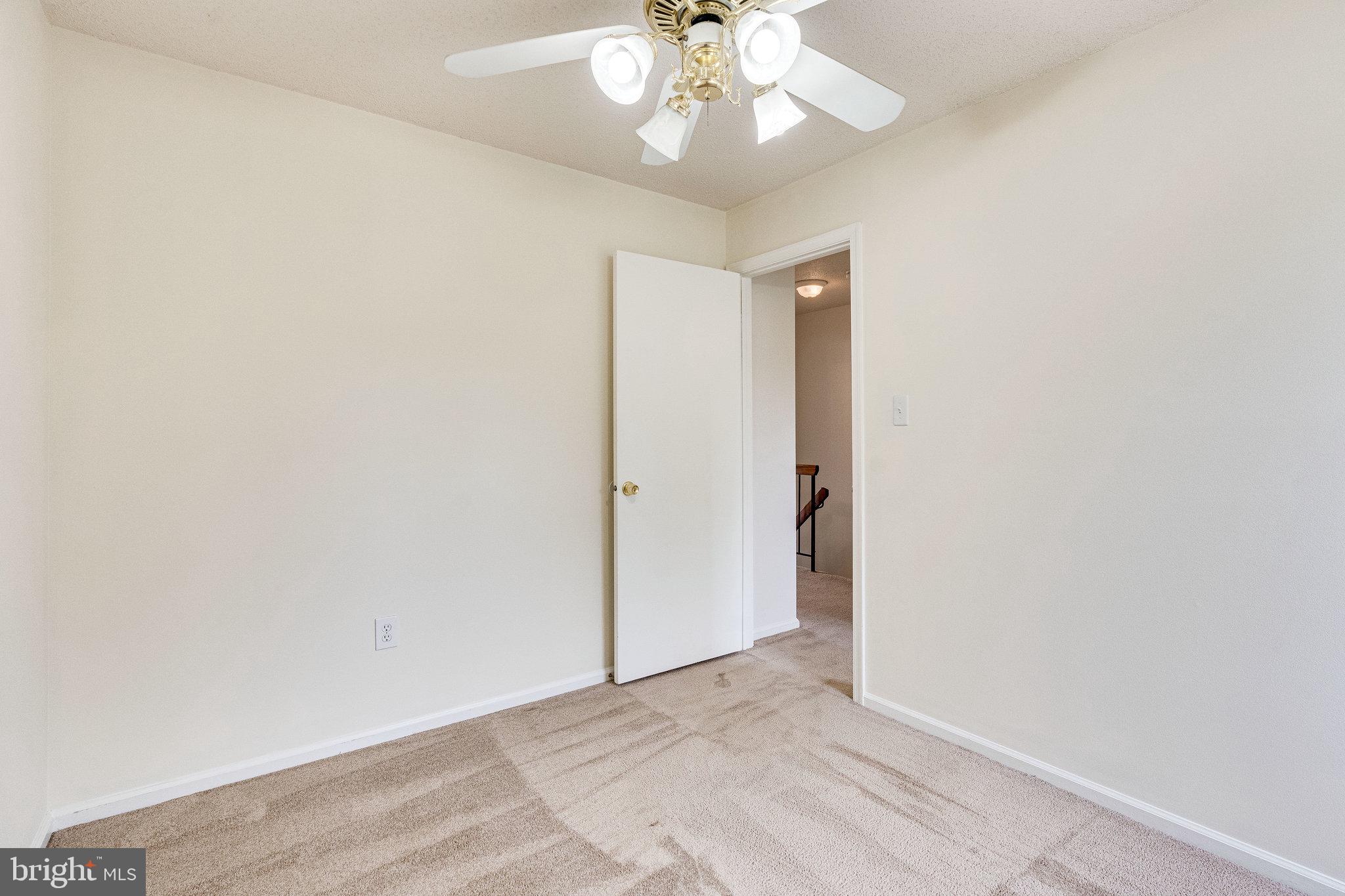 SINGLETONS GROVE - Residential Lease