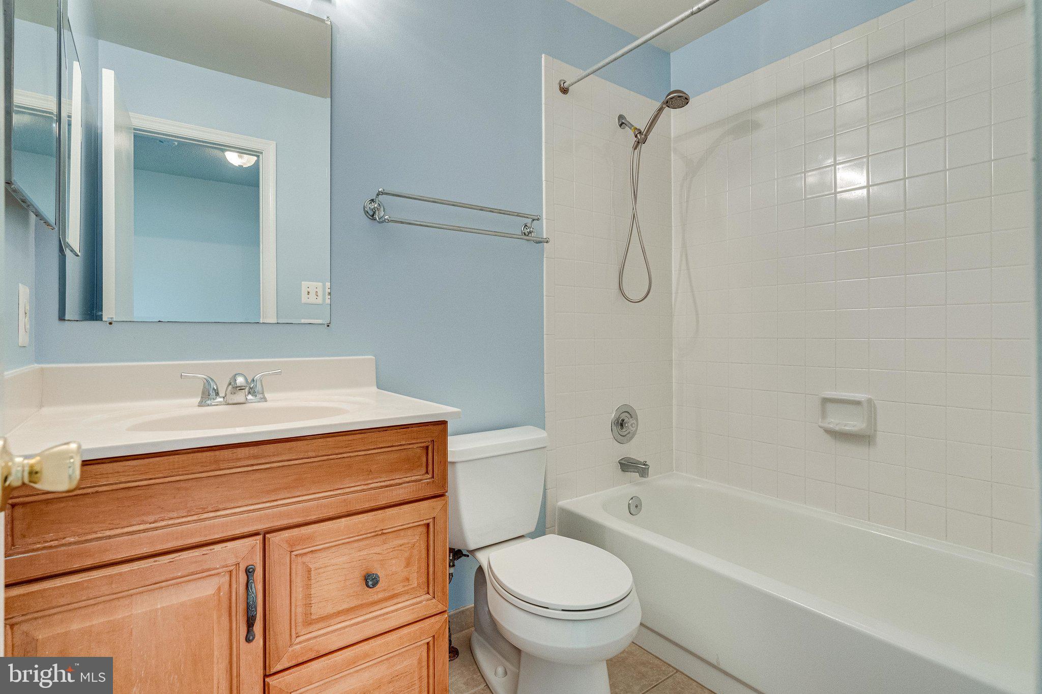 SINGLETONS GROVE - Residential Lease