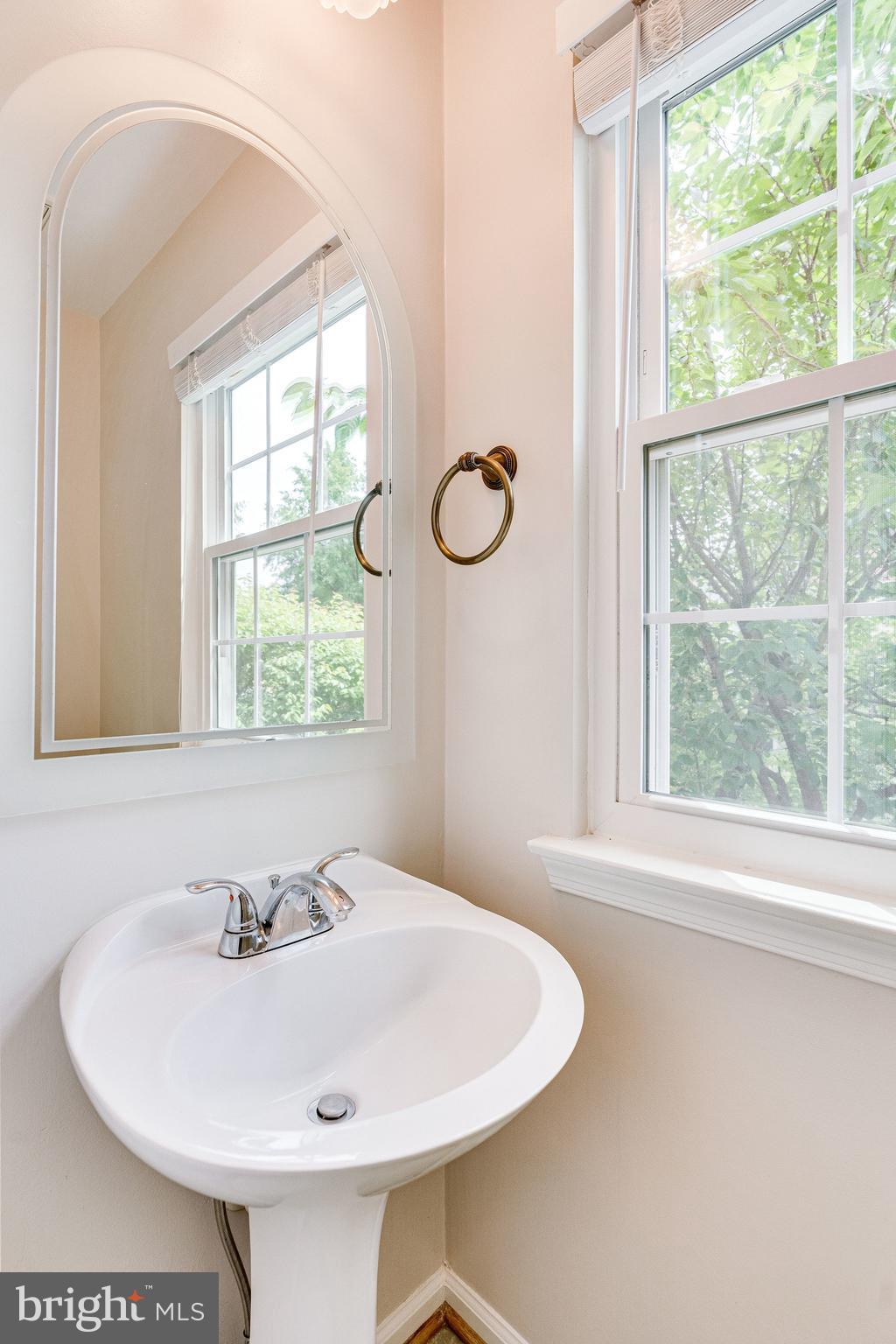 SINGLETONS GROVE - Residential Lease