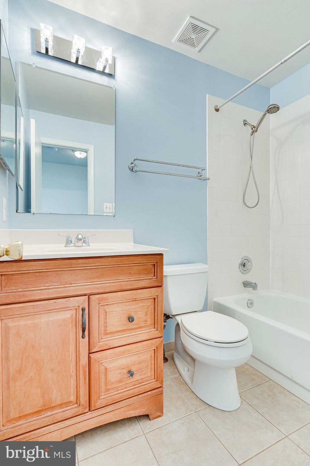 SINGLETONS GROVE - Residential Lease