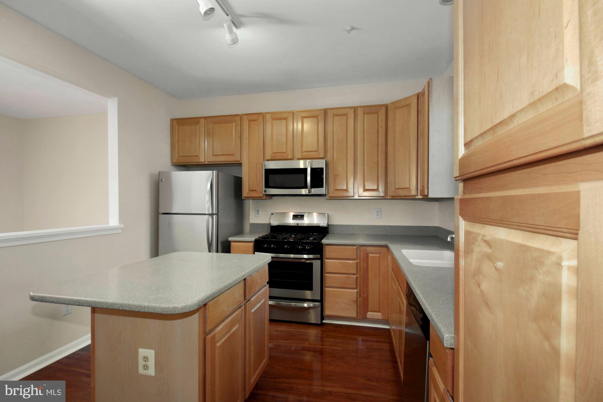 SOUTH RIVER COLONY - Residential