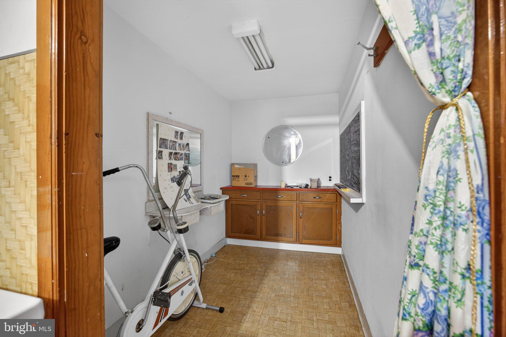 LEXINGTON PARK - Residential