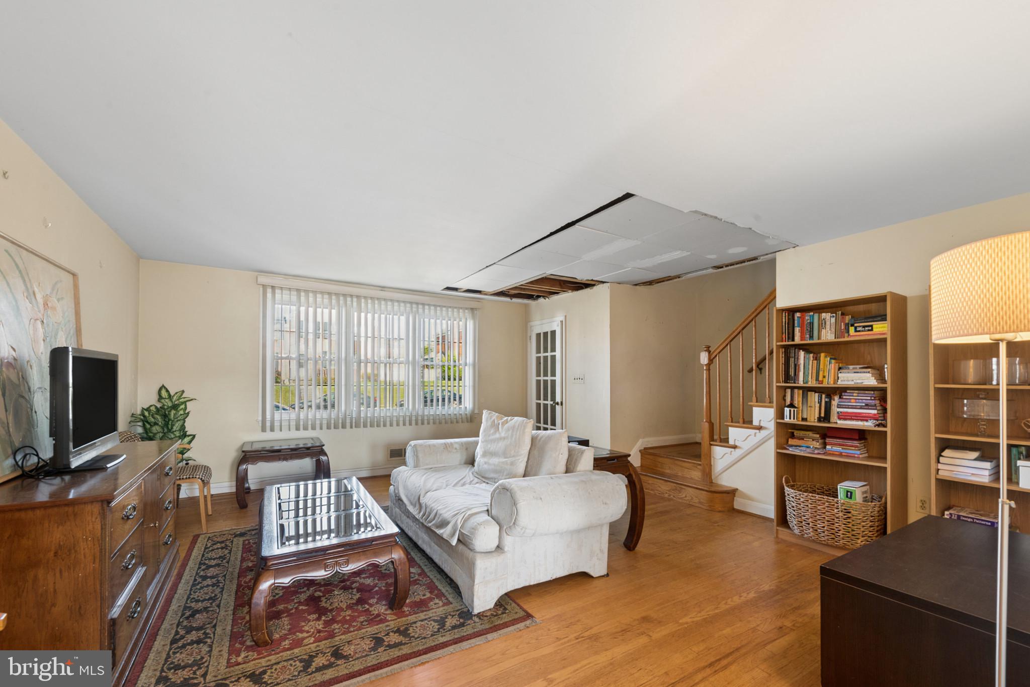1545 DOXBURY ROAD