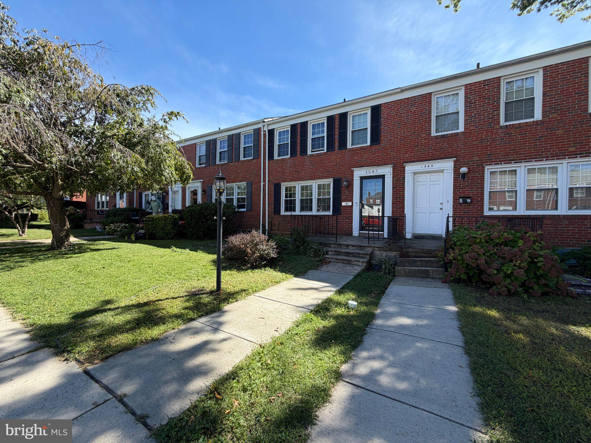 1545 DOXBURY ROAD