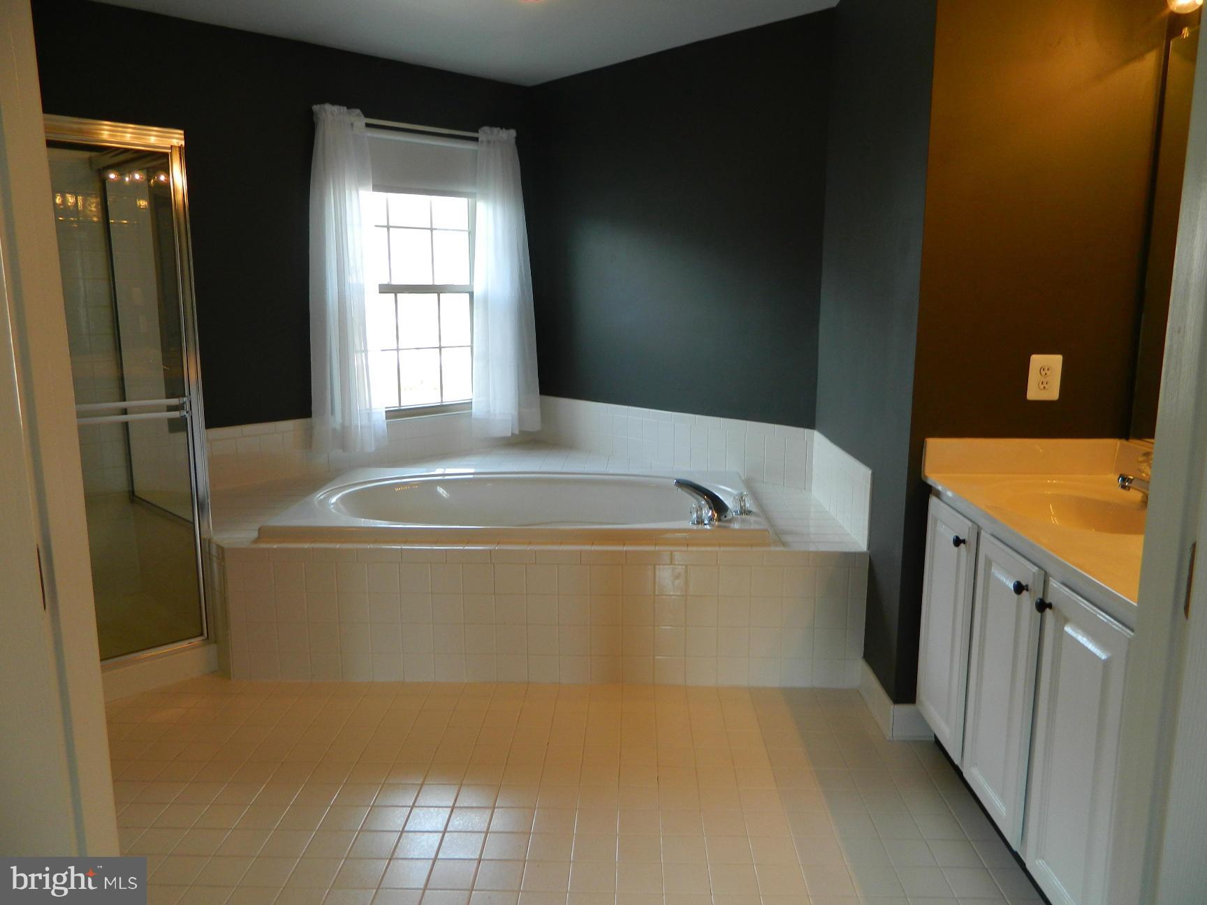 FOXHALL FARM - Residential