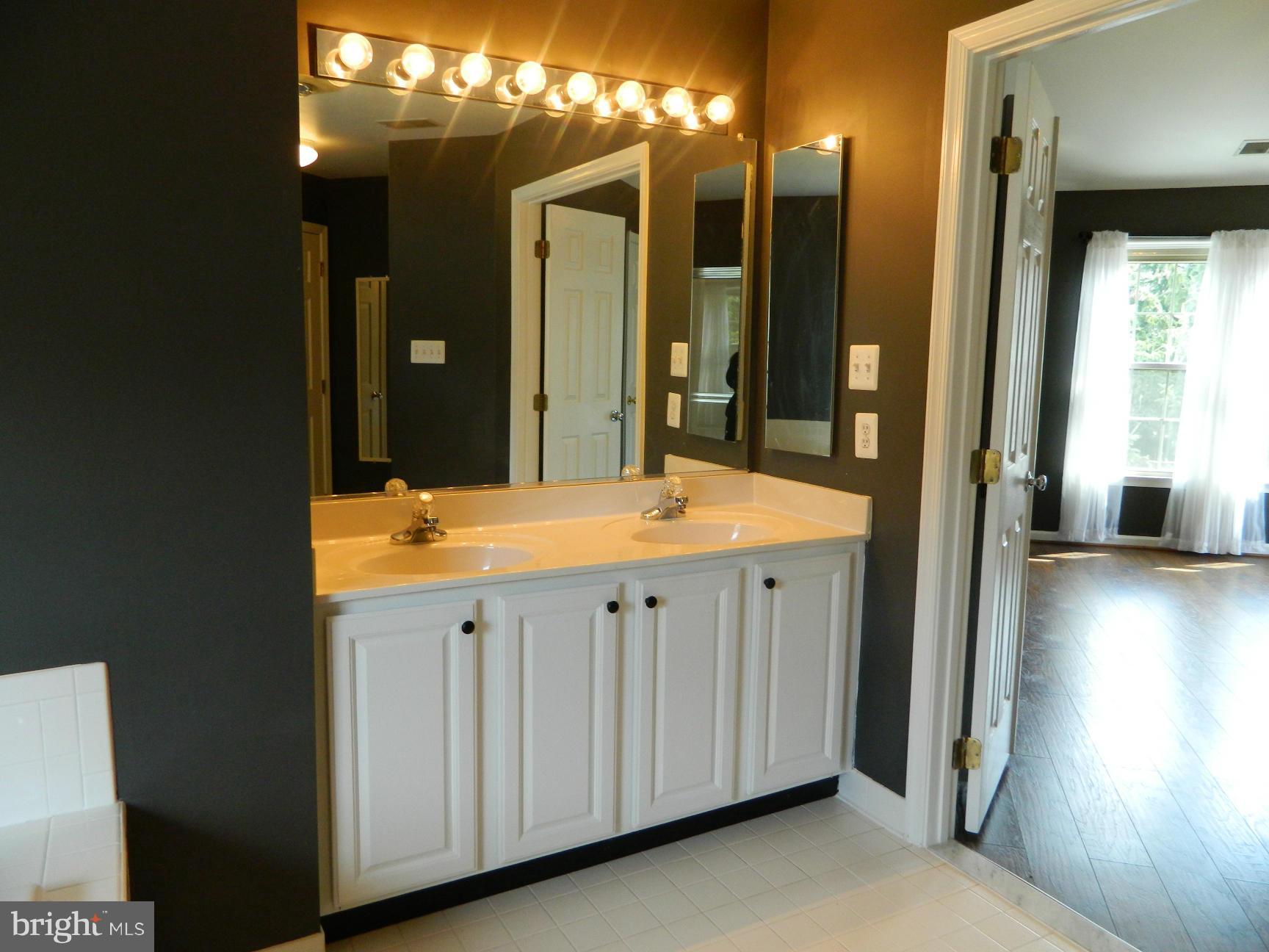 FOXHALL FARM - Residential