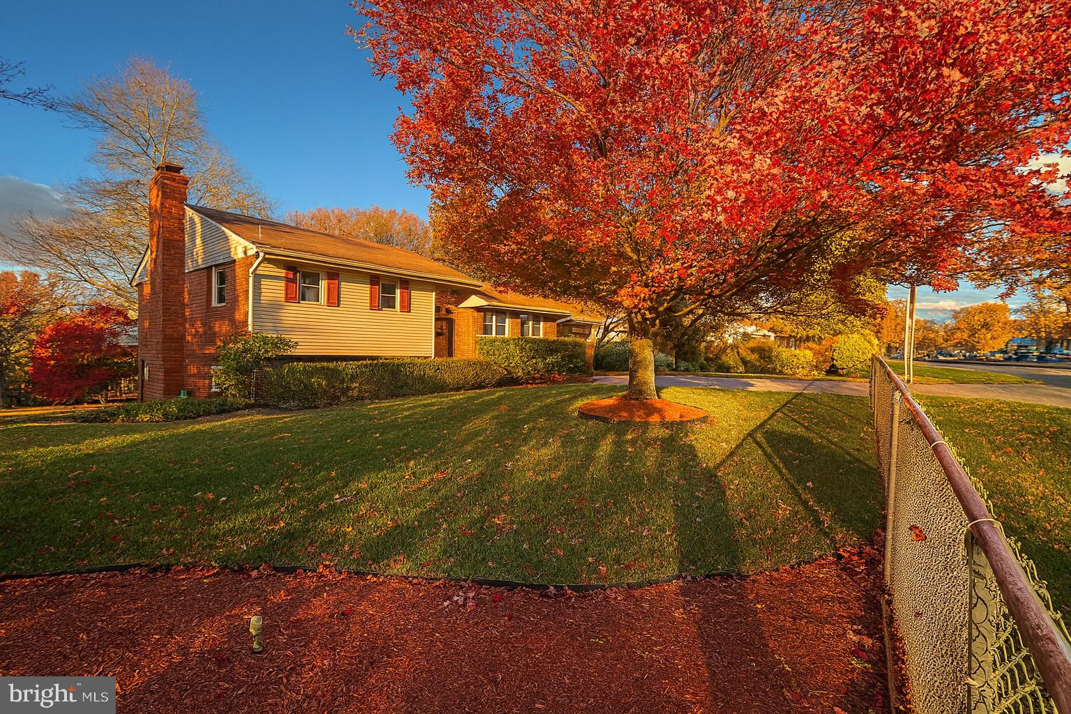 COUNTRY CLUB ESTATES - Residential Lease