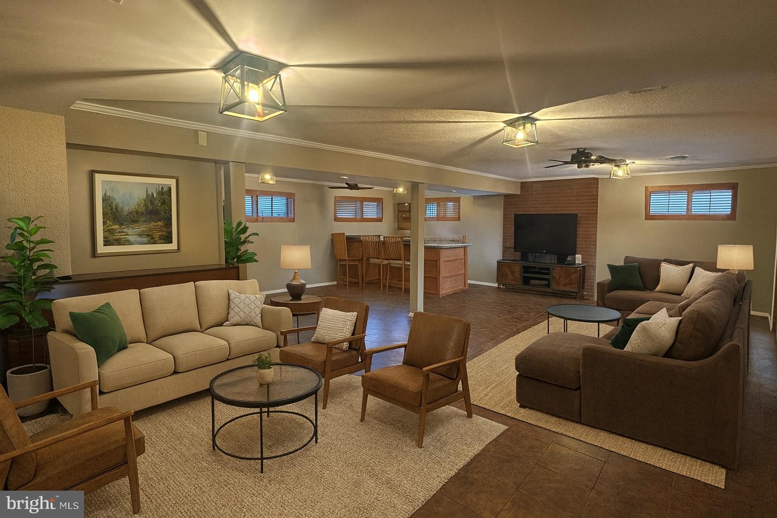 COUNTRY CLUB ESTATES - Residential Lease