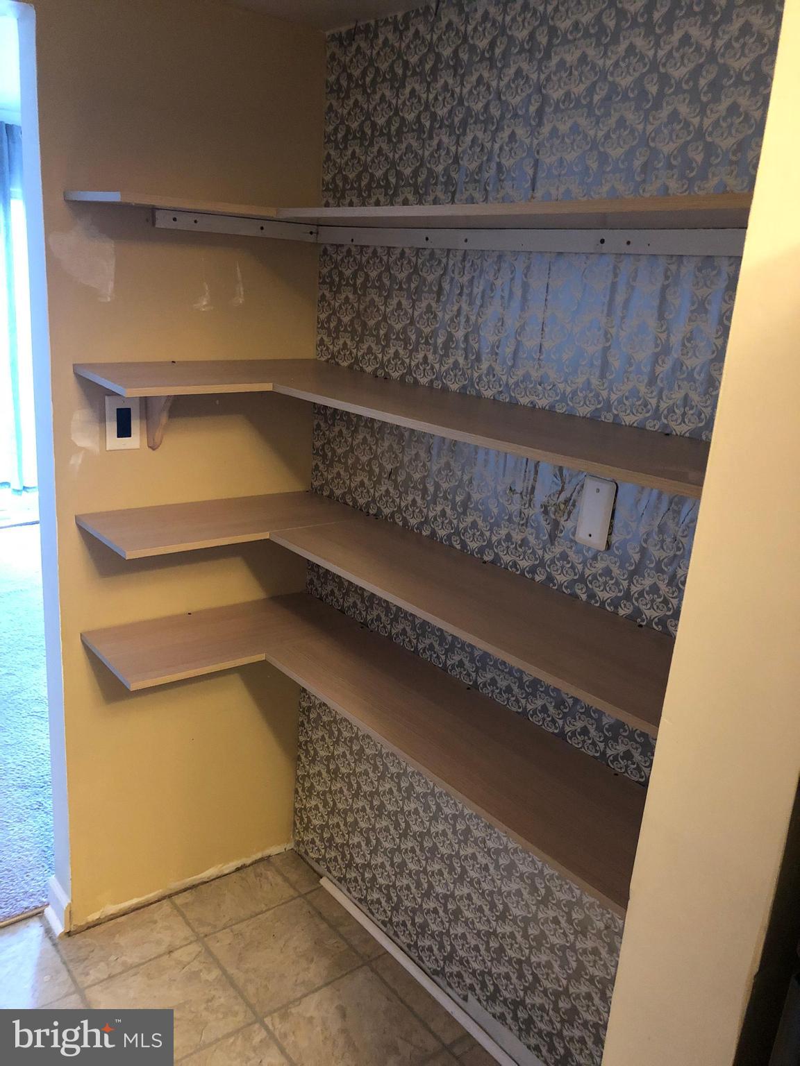 FOUR SEASONS - Residential