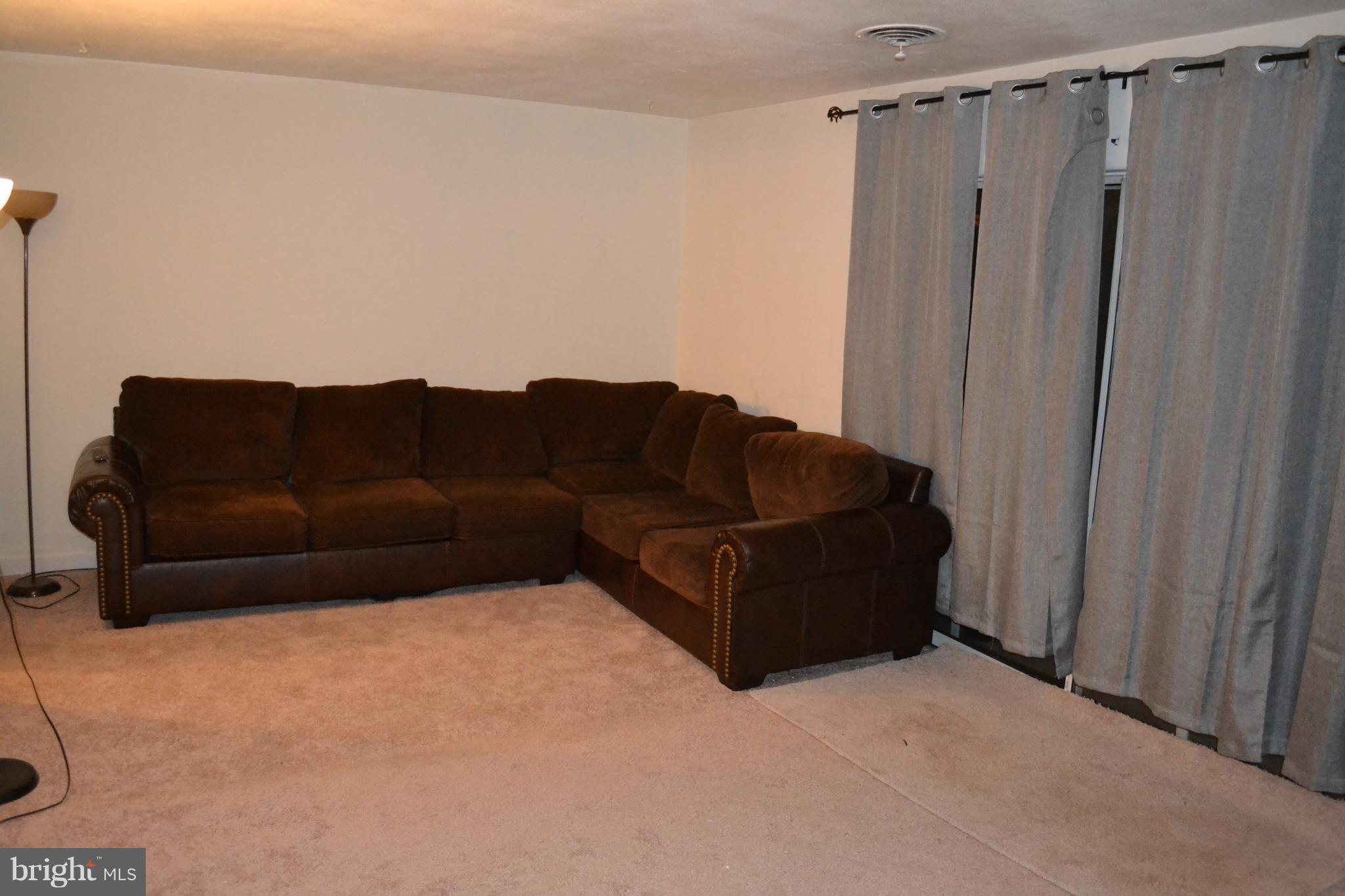 FOUR SEASONS - Residential