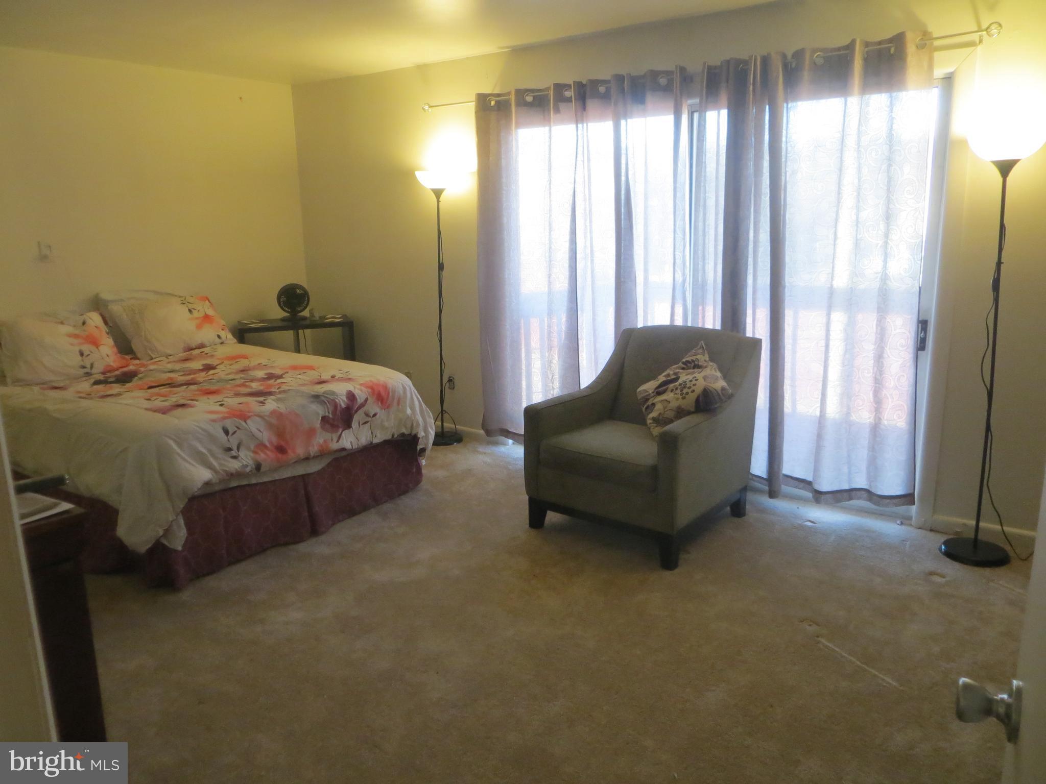 FOUR SEASONS - Residential