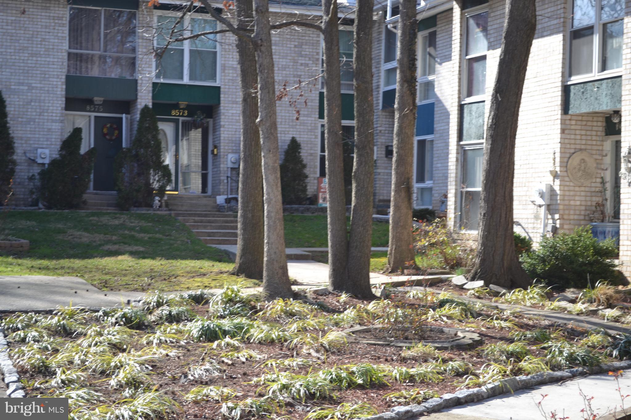 FOUR SEASONS - Residential