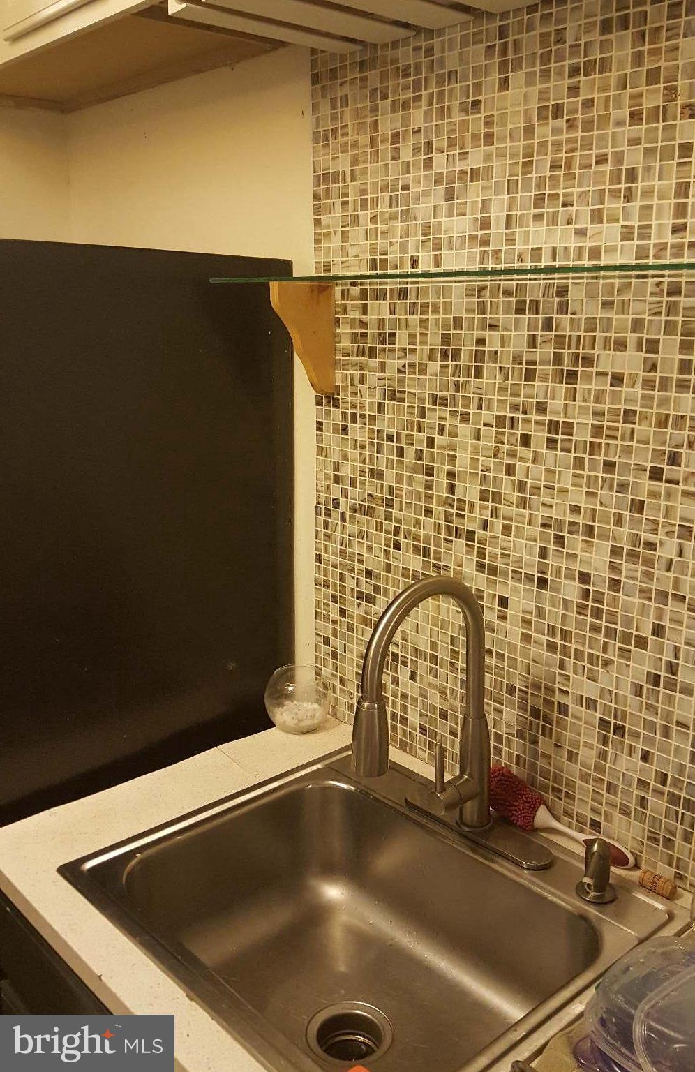 FOUR SEASONS - Residential