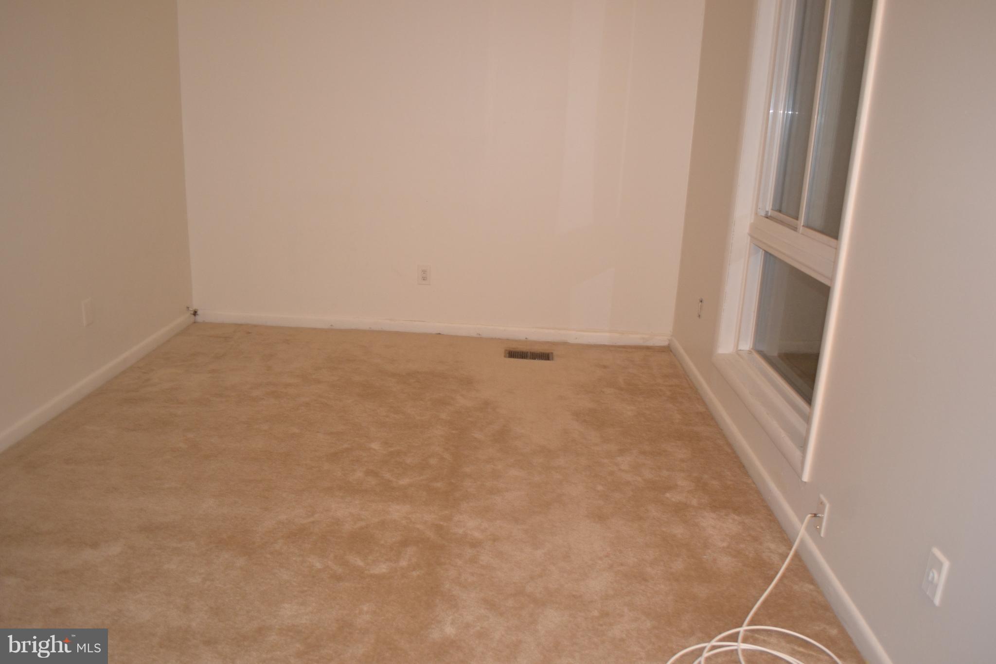 FOUR SEASONS - Residential