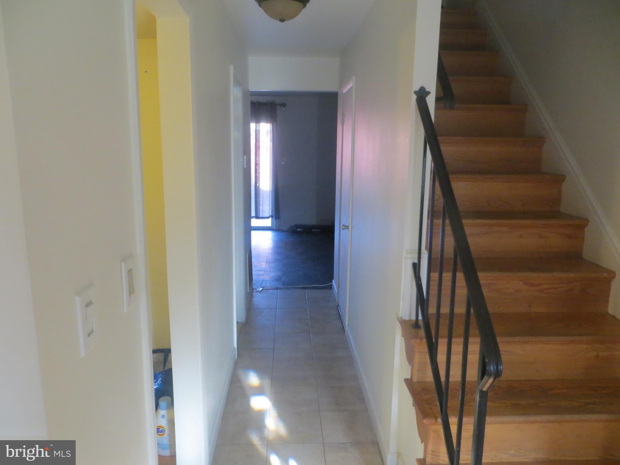 FOUR SEASONS - Residential