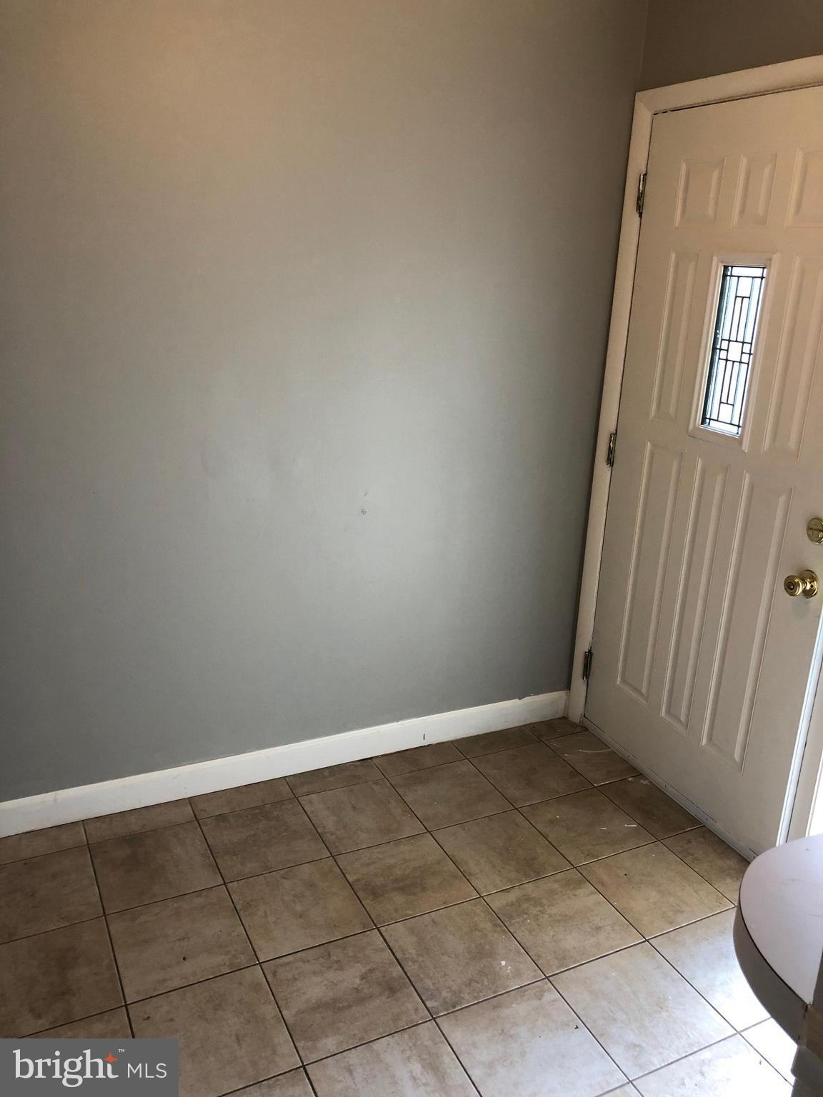 FOUR SEASONS - Residential