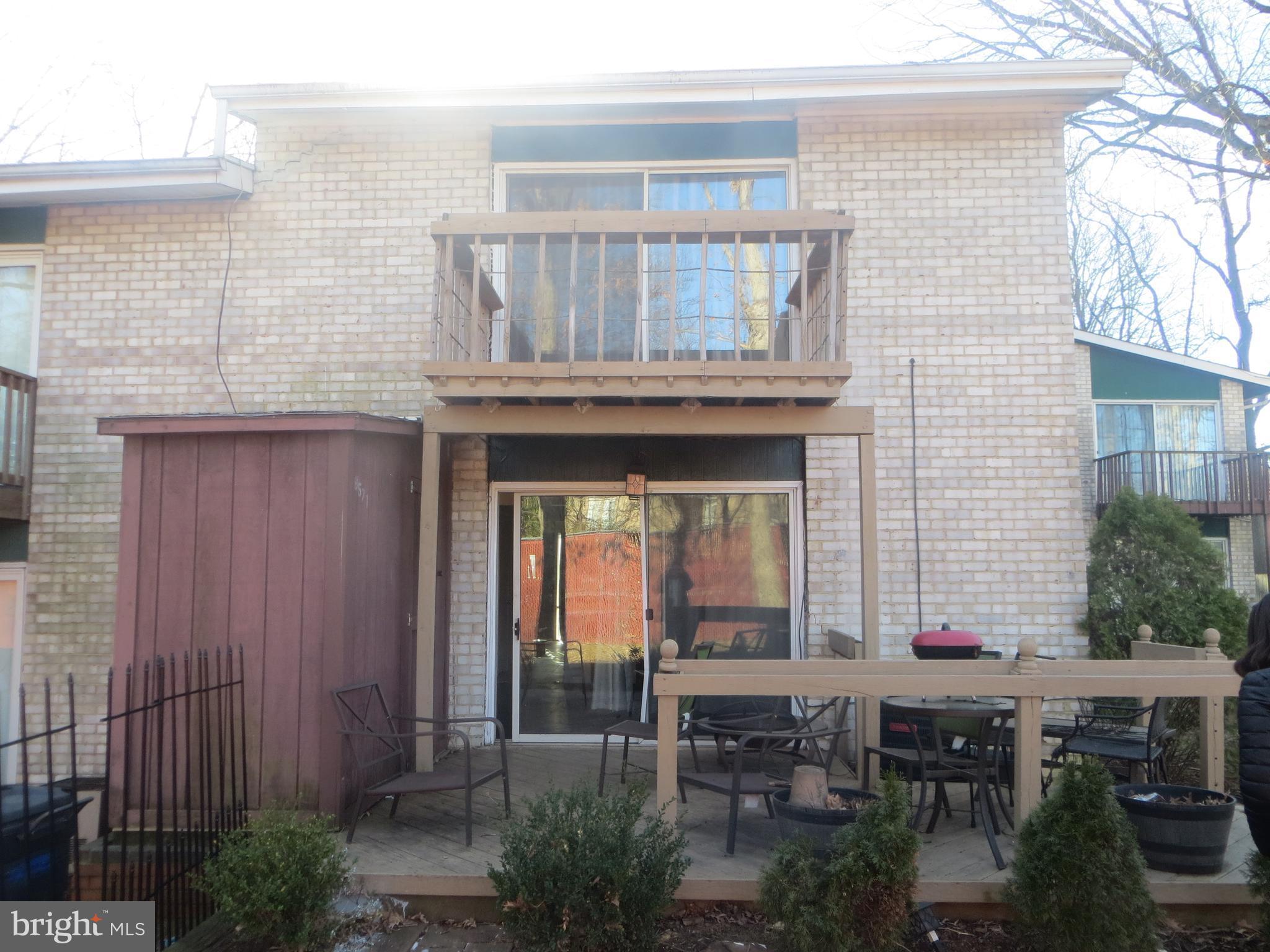 FOUR SEASONS - Residential