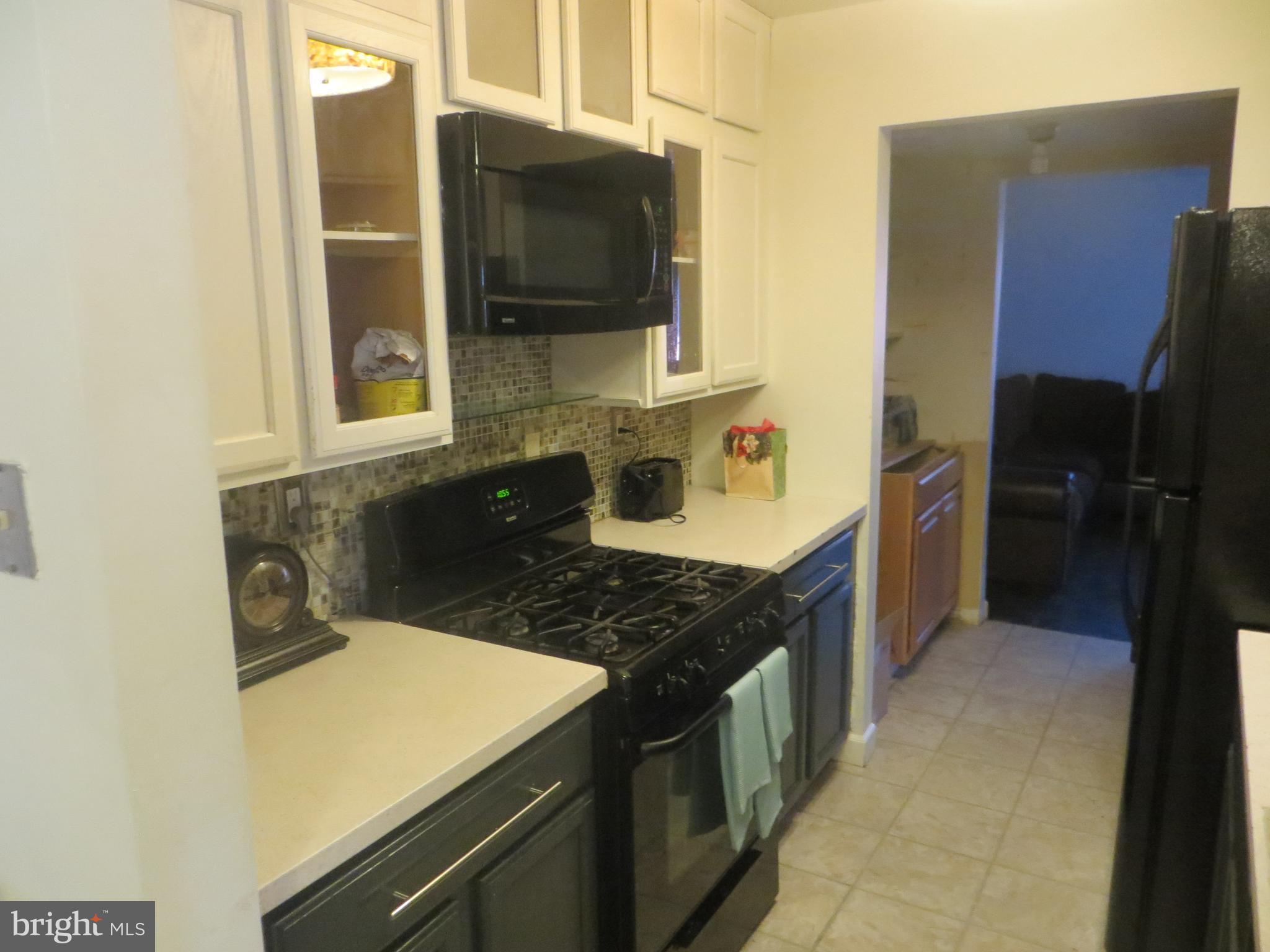 FOUR SEASONS - Residential