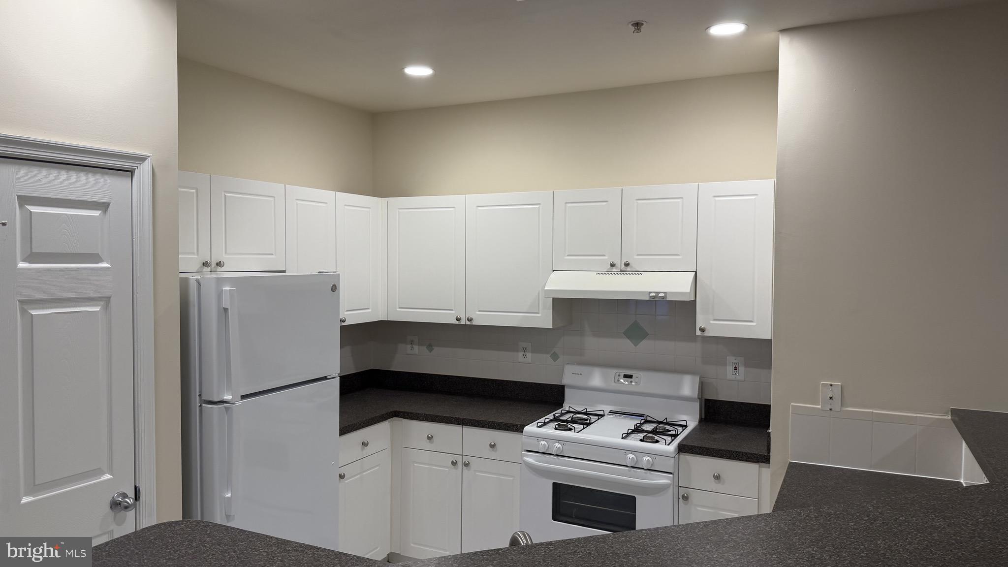 FAIRFAX RIDGE - Residential Lease