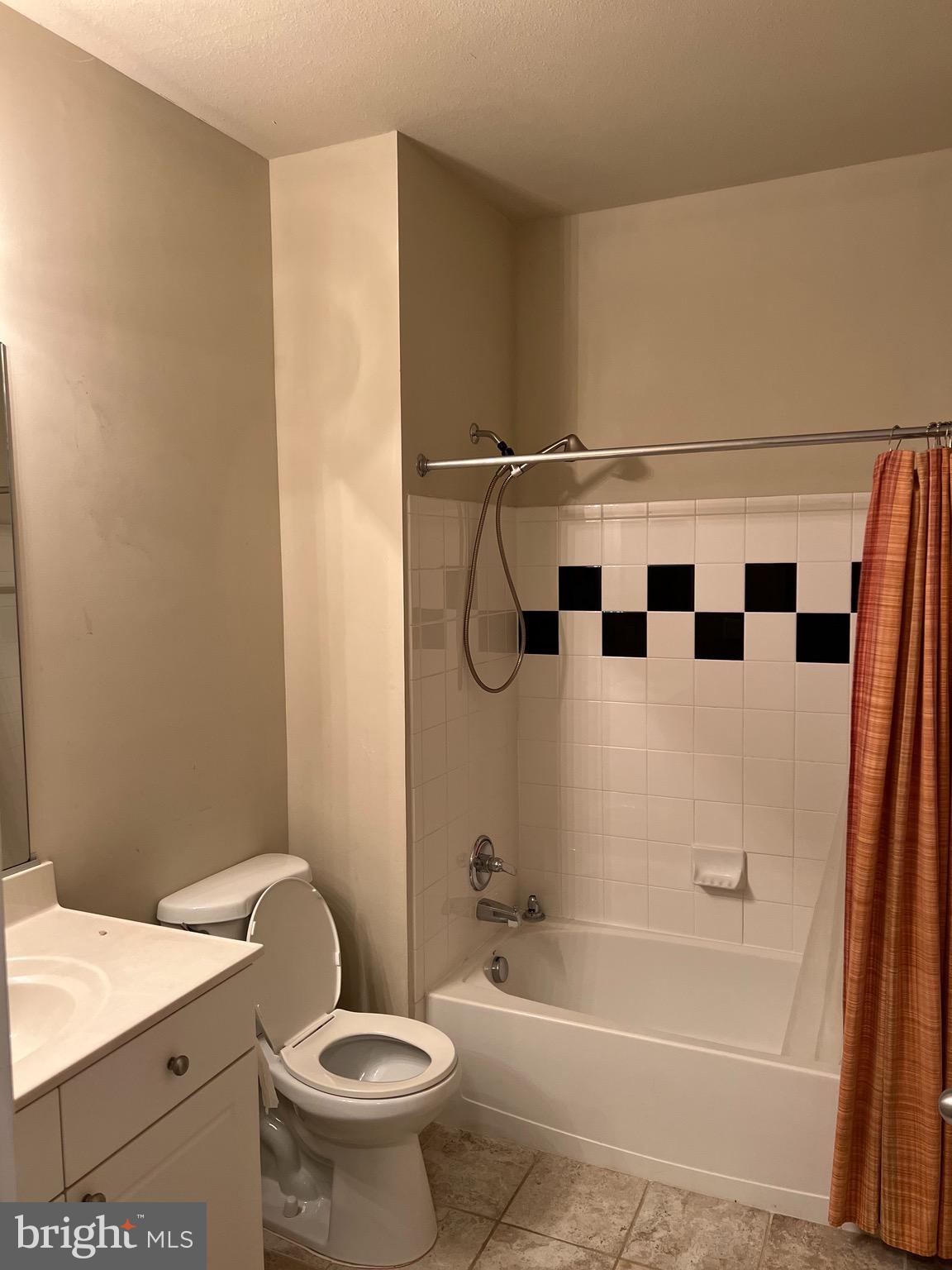 FAIRFAX RIDGE - Residential Lease