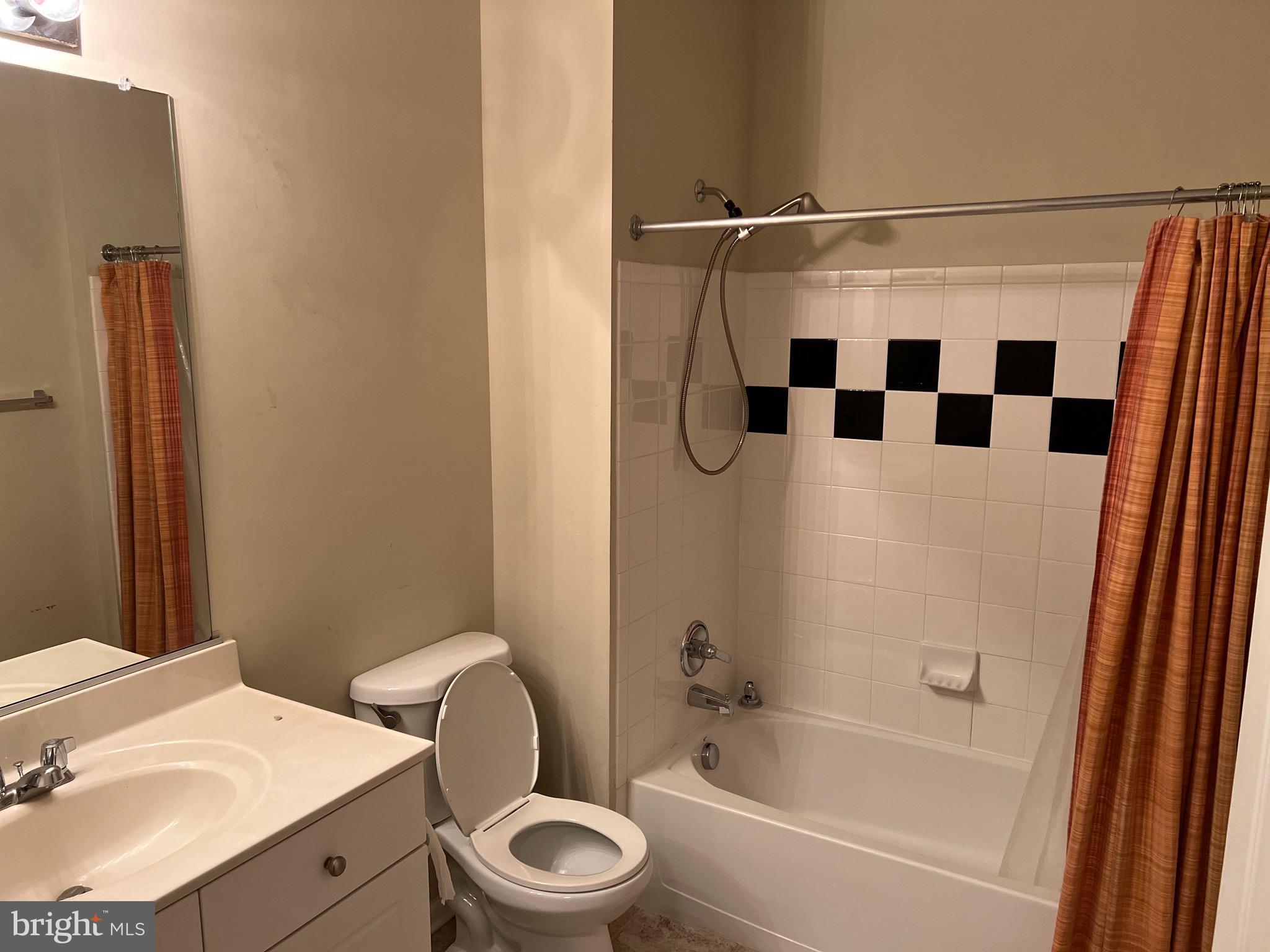 FAIRFAX RIDGE - Residential Lease