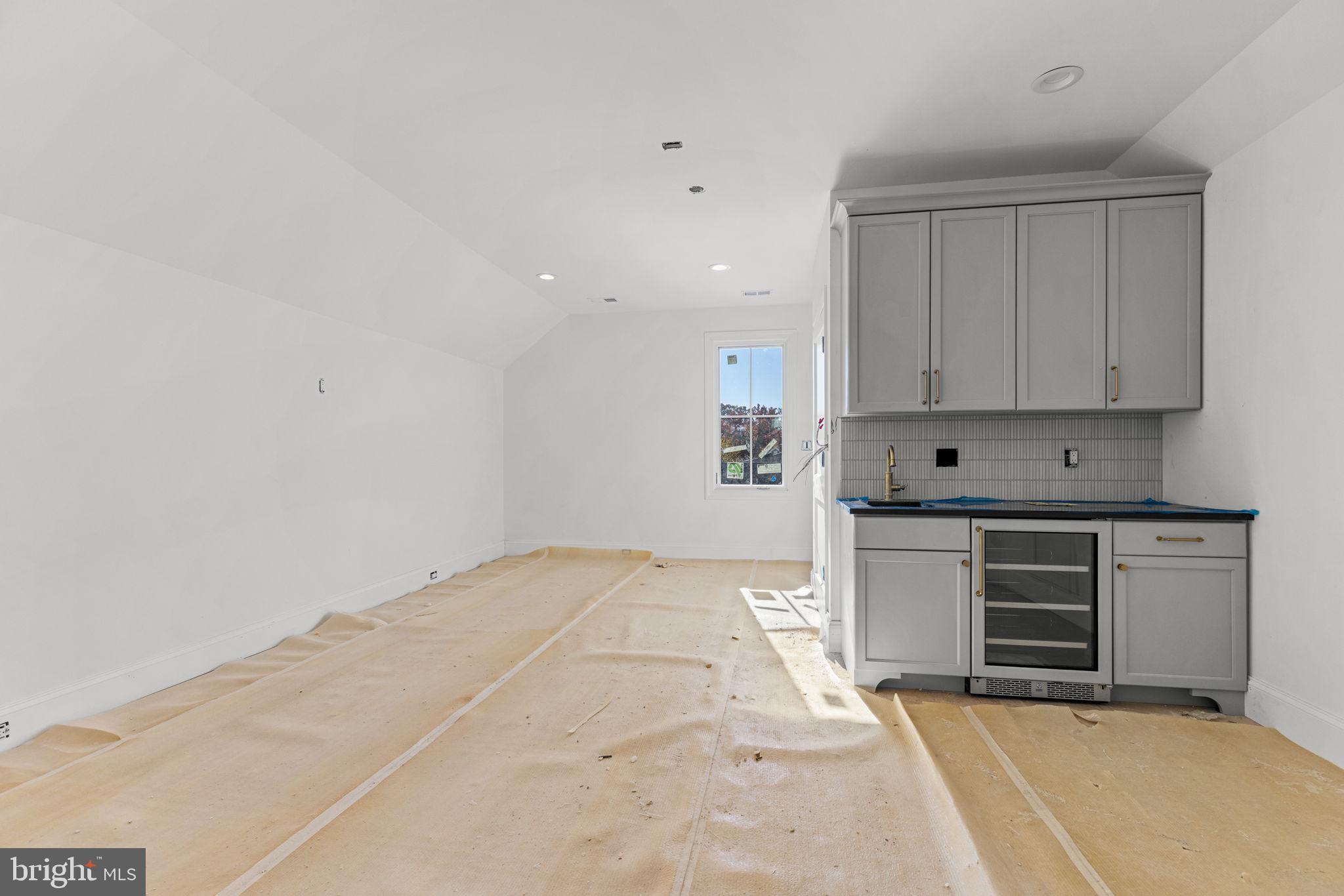 ASHTON HEIGHTS - Residential