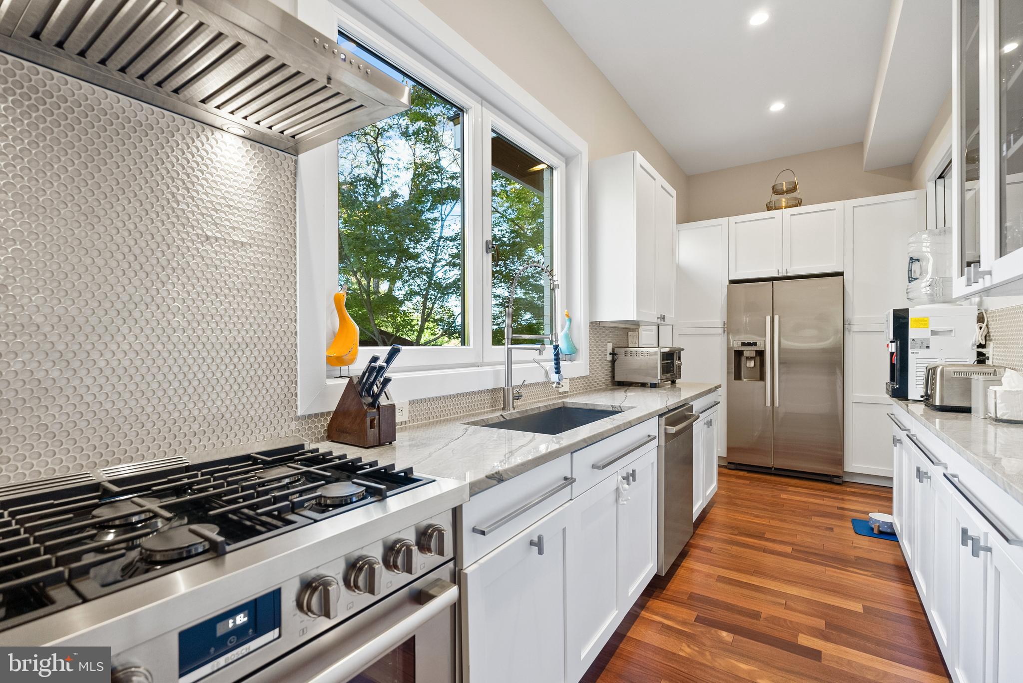 FOREST HILLS - Residential