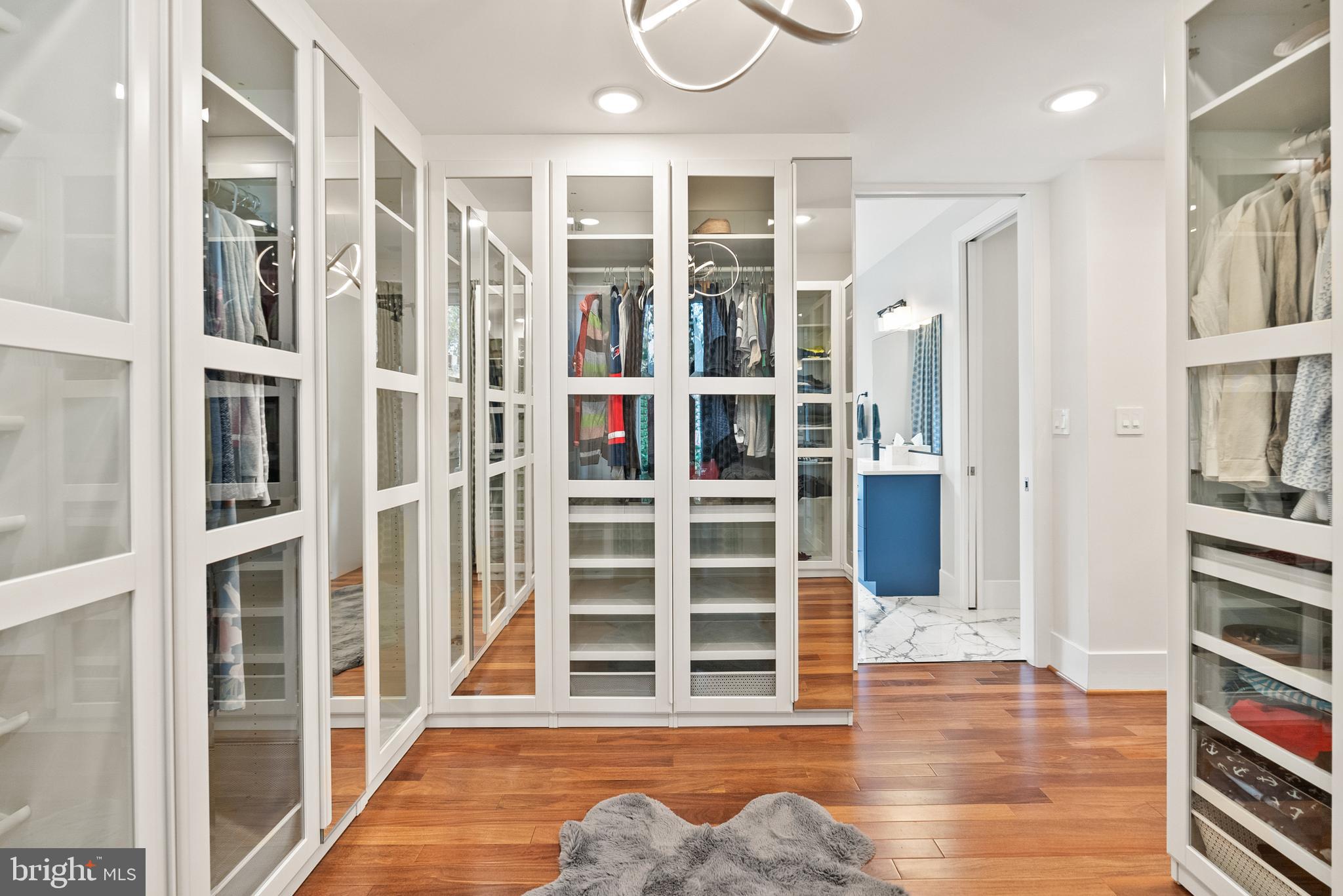 FOREST HILLS - Residential