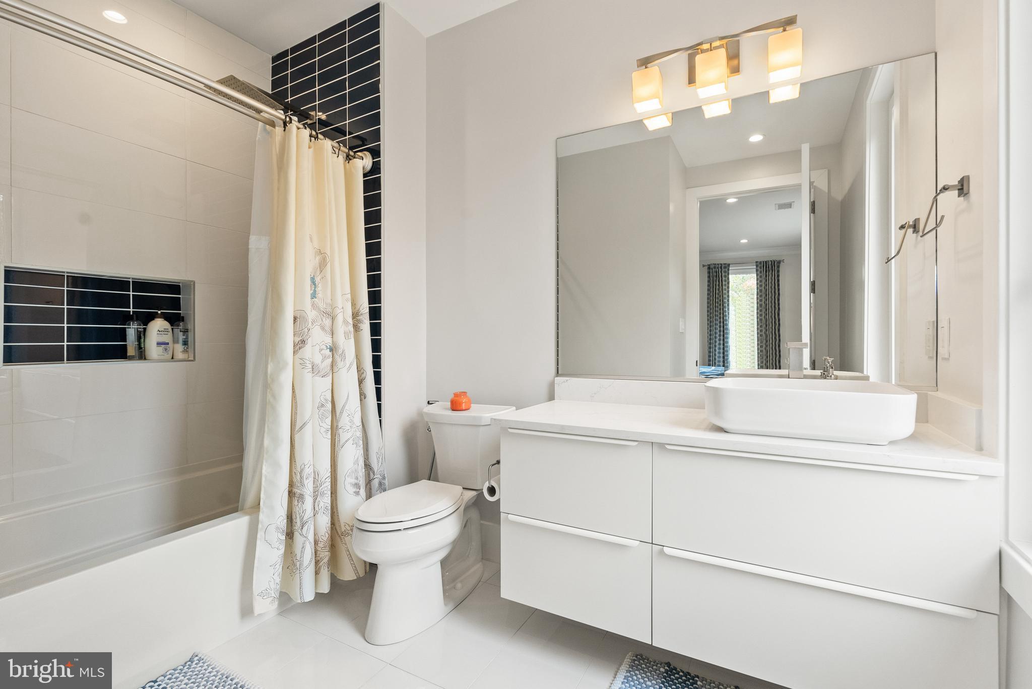 FOREST HILLS - Residential