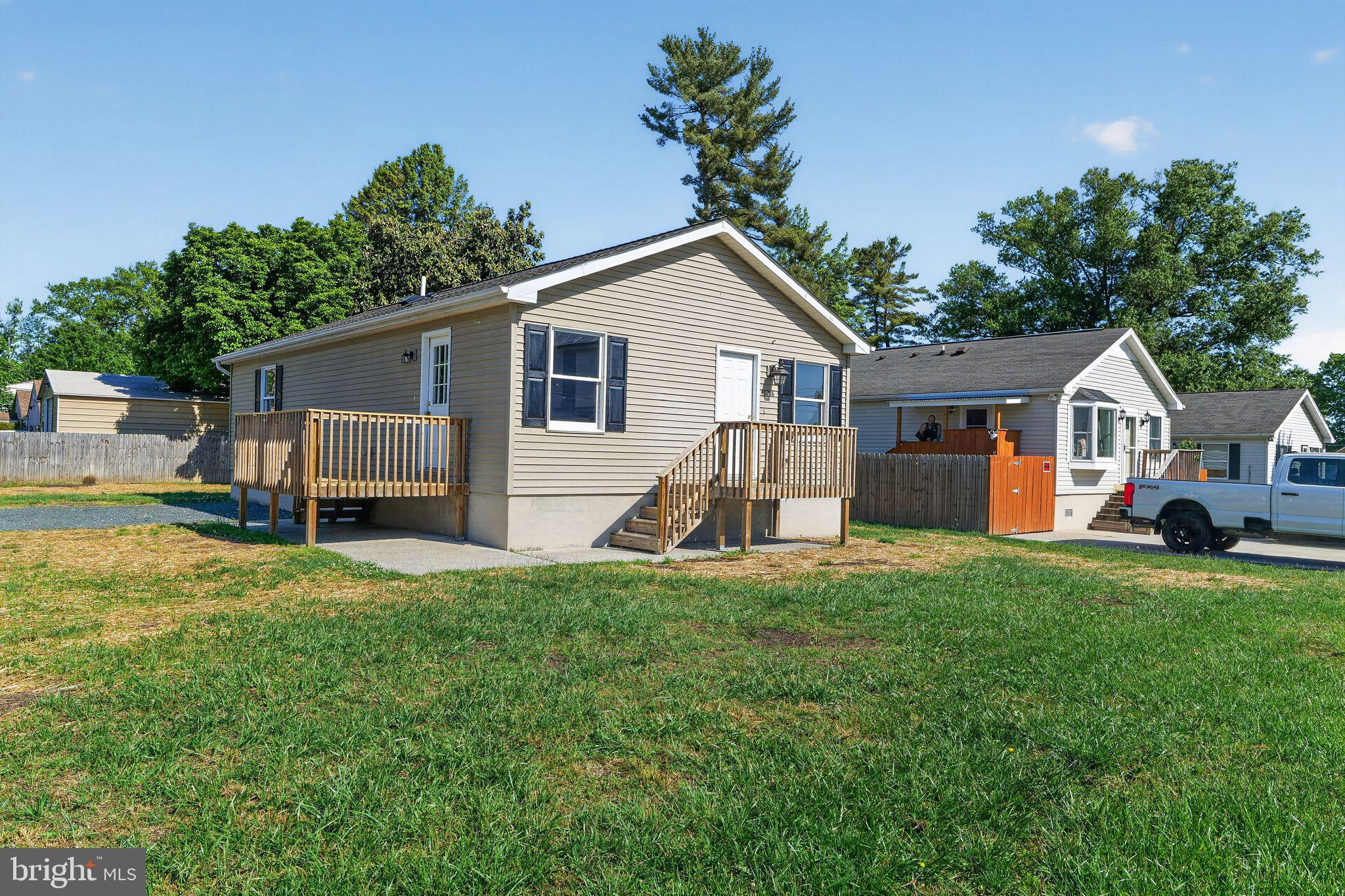 TWIN RIVER BEACH - Residential