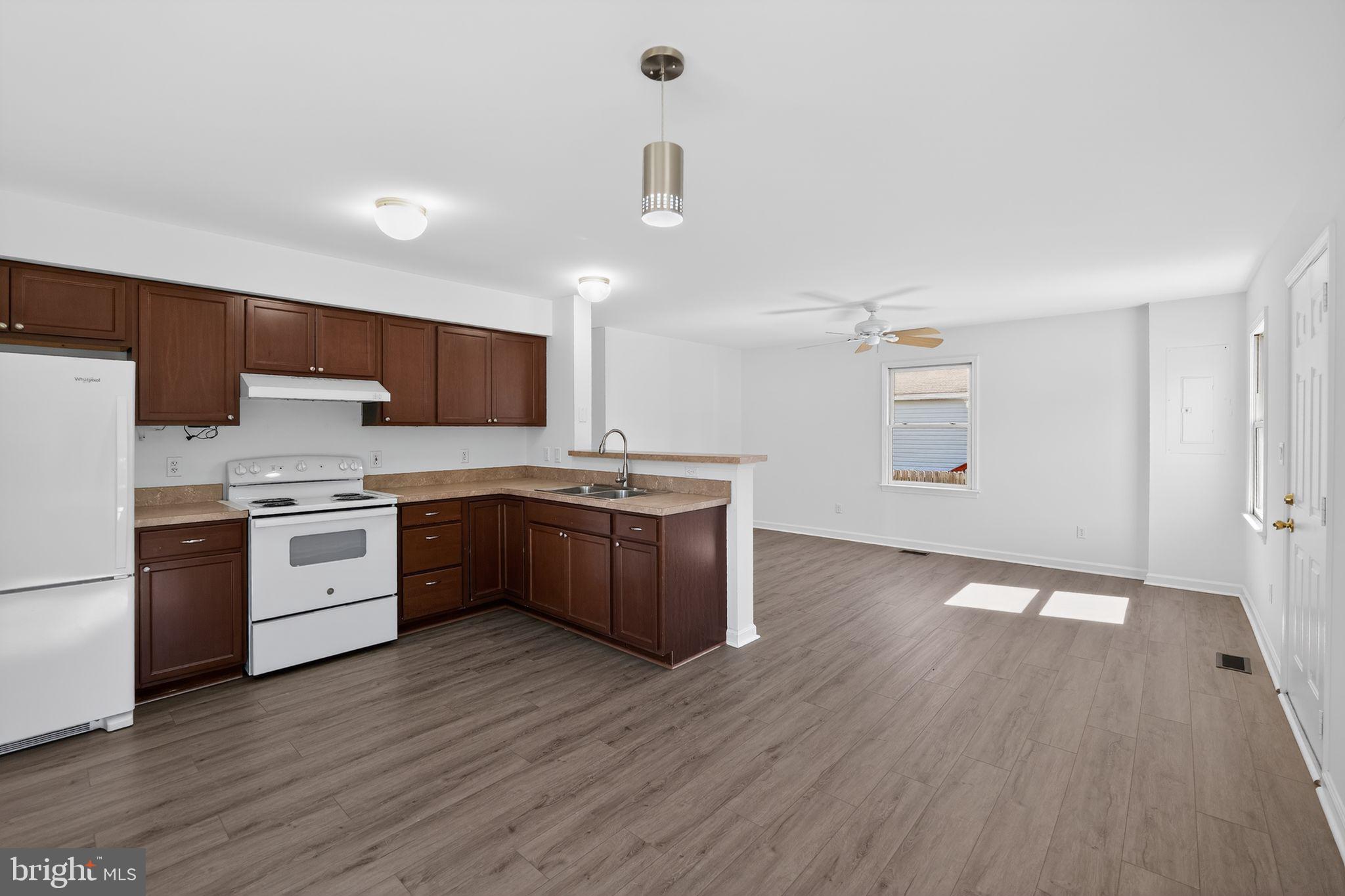 TWIN RIVER BEACH - Residential