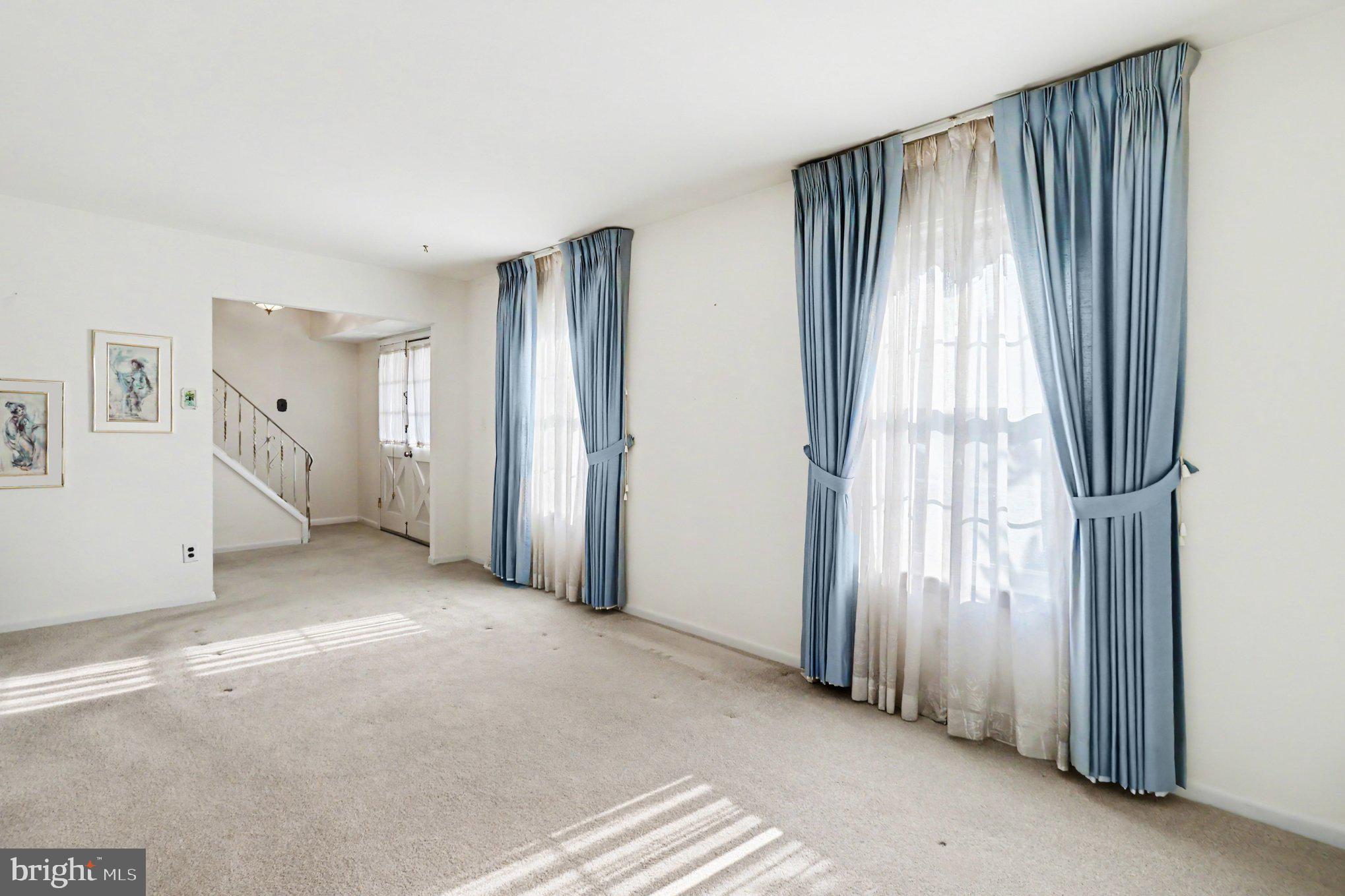 811 WRIGHT DRIVE