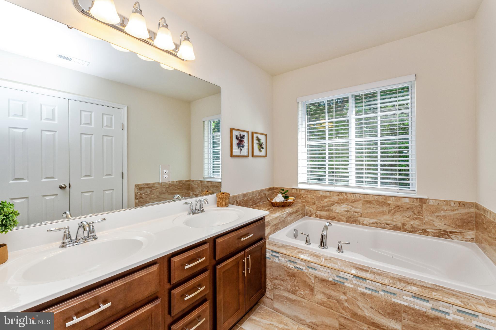 ELIZABETH HILLS PHASE 1 - Residential