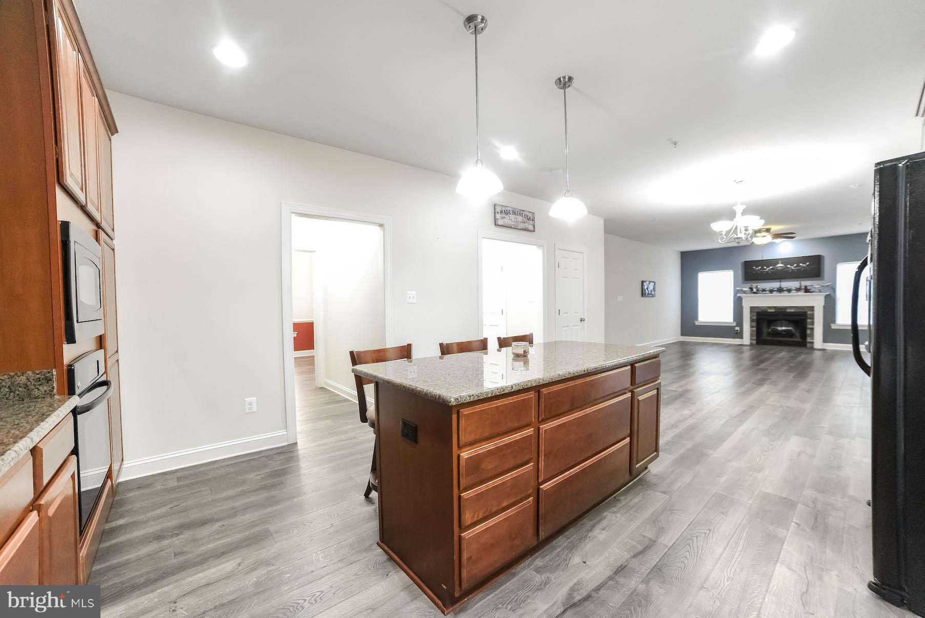 PEMBROOKE - Residential