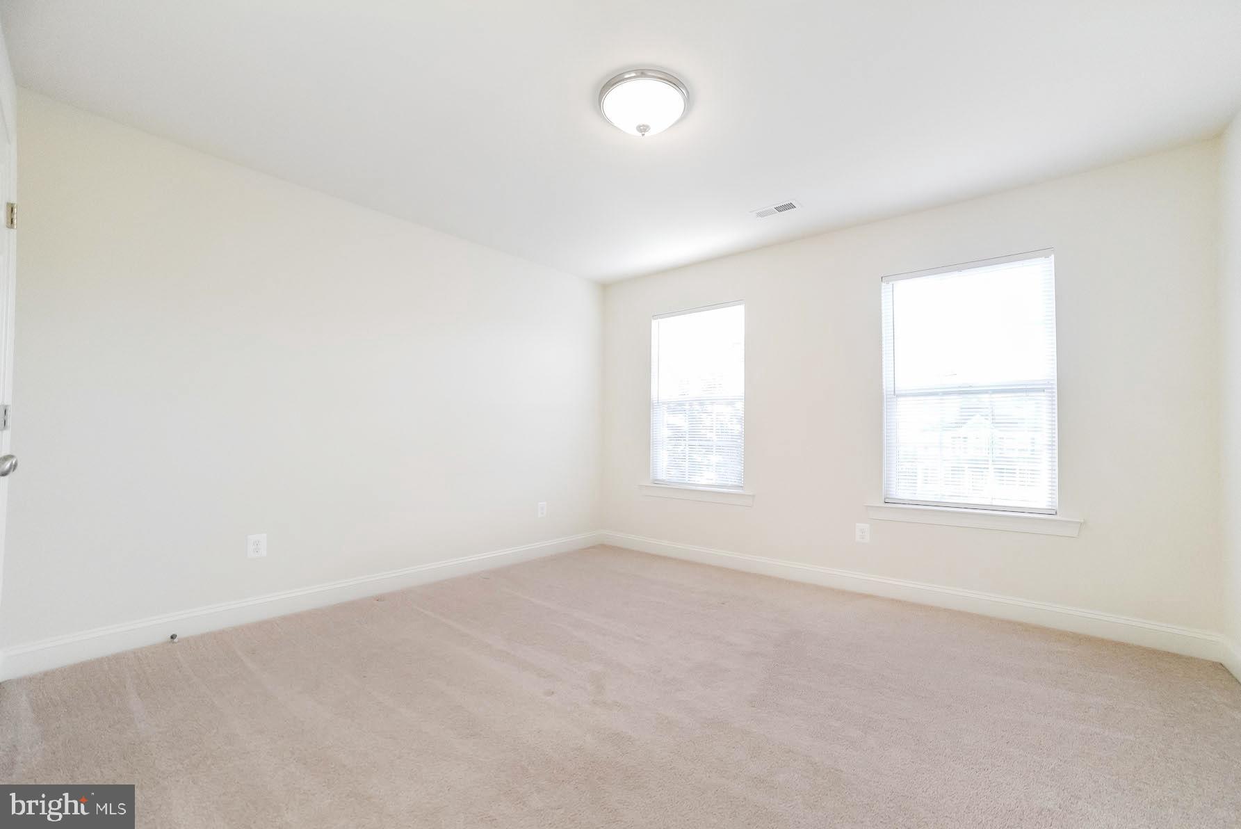 PEMBROOKE - Residential