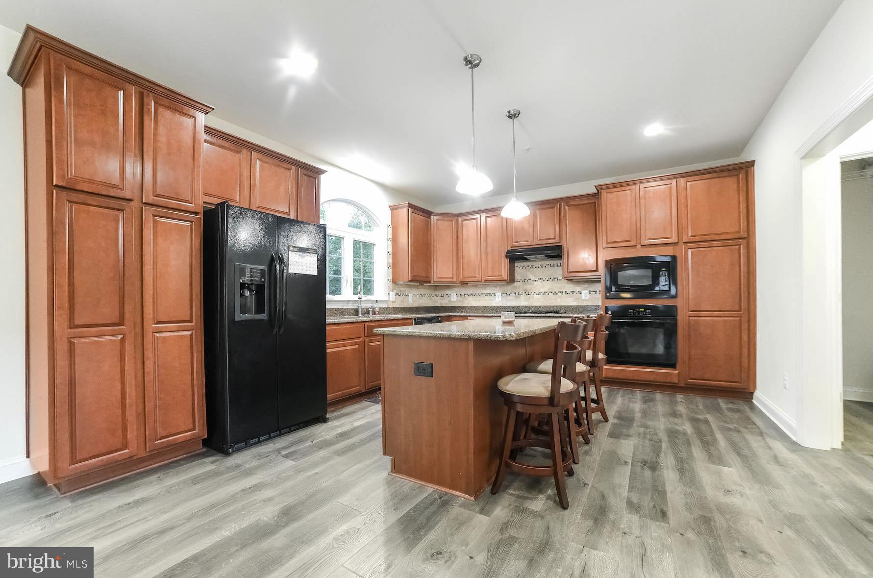 PEMBROOKE - Residential