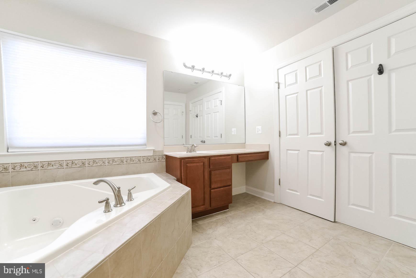 PEMBROOKE - Residential