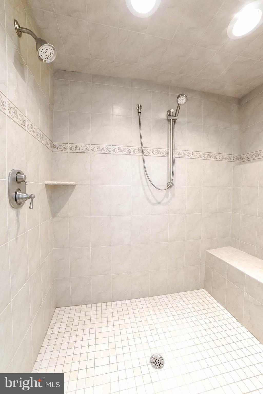 PEMBROOKE - Residential