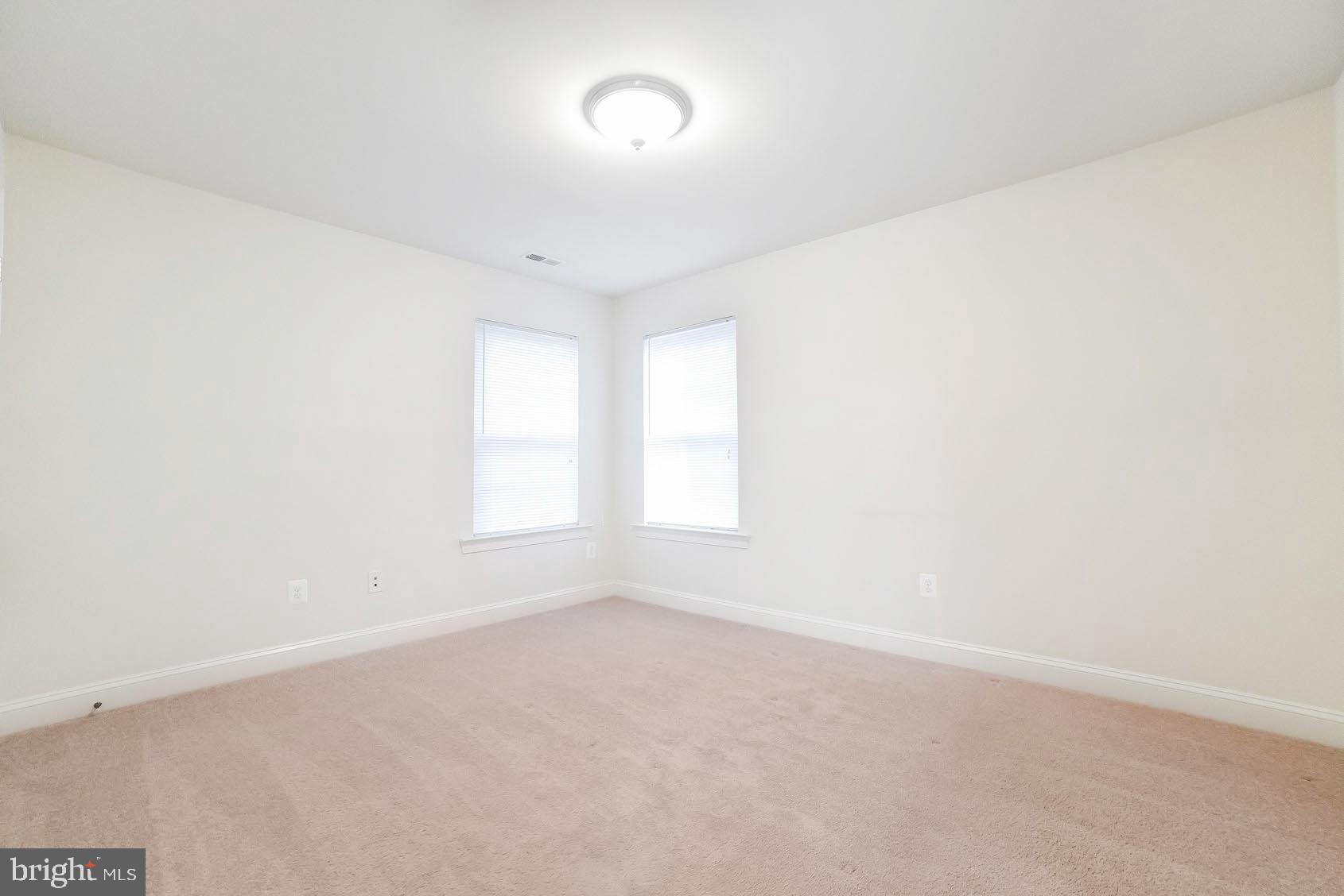 PEMBROOKE - Residential